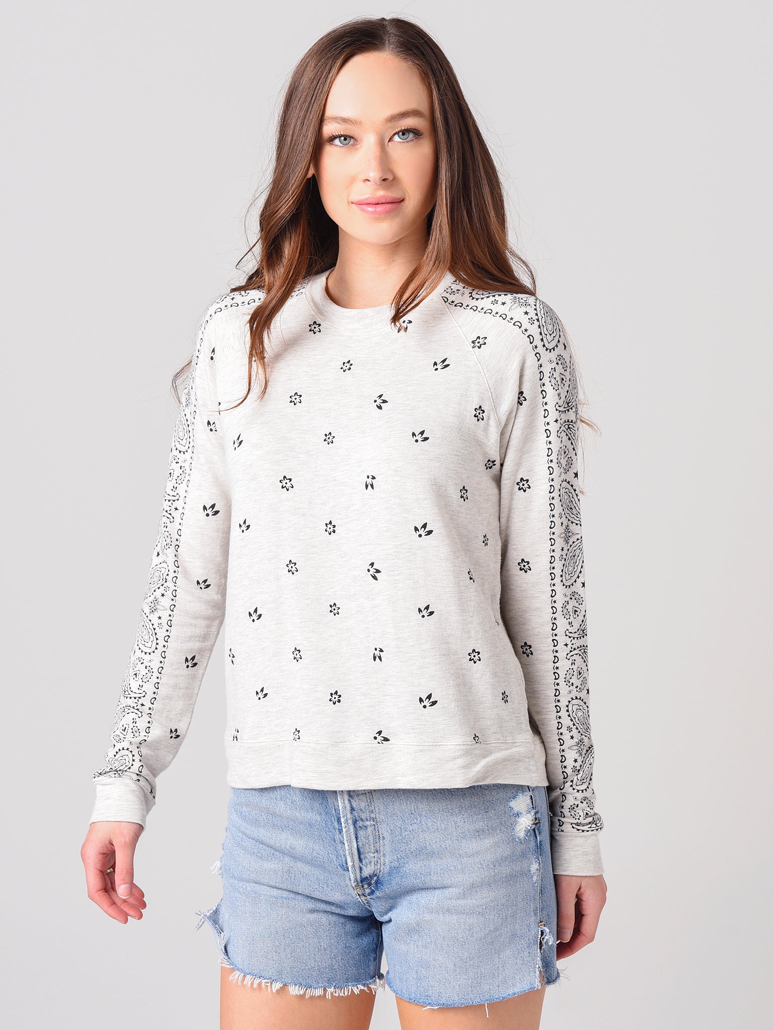 Monrow Slouchy Raglan With Bandana Print - Saint Bernard