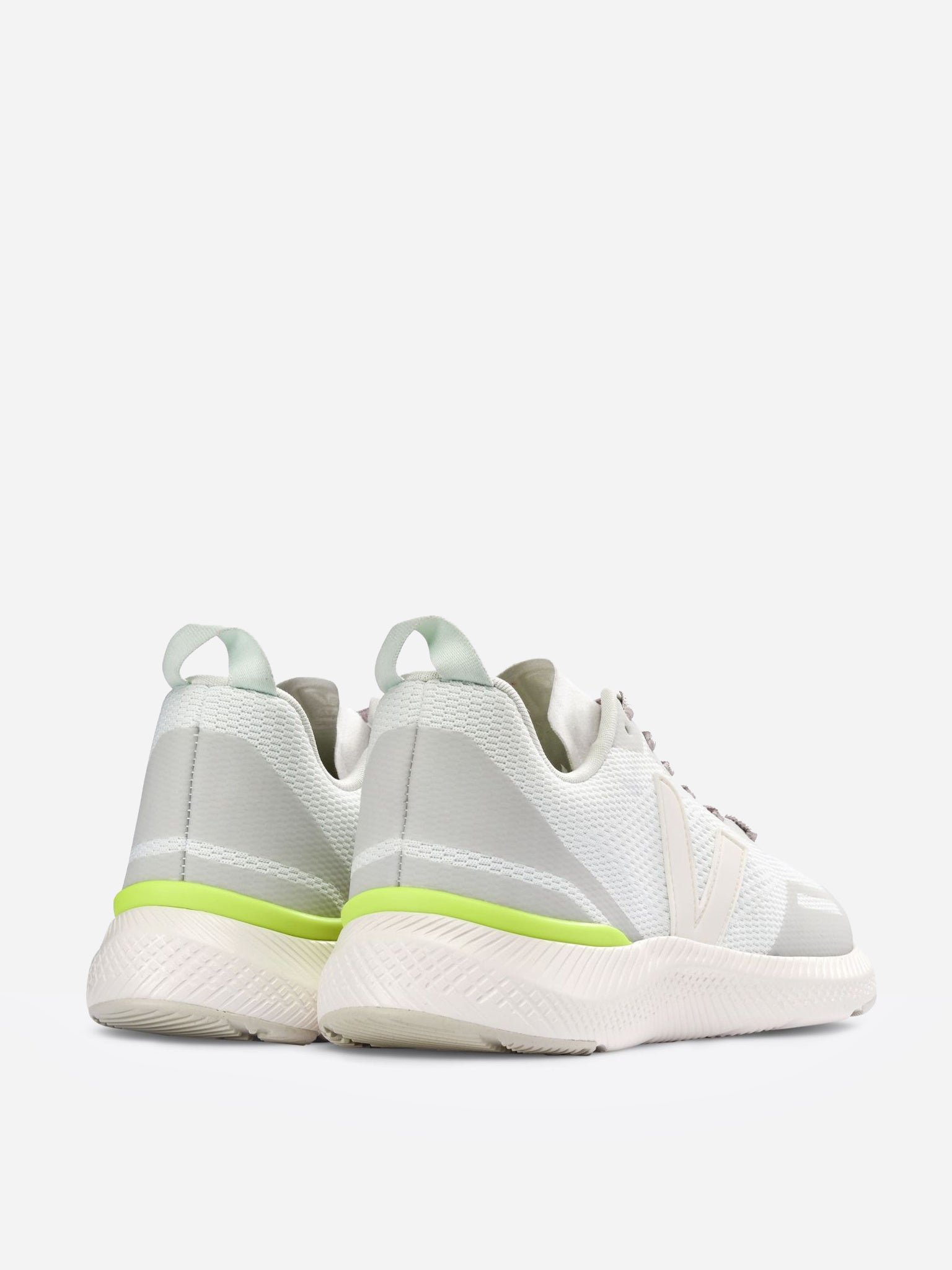 VEJA Women's Impala Engineered Mesh Running ShoeN N N Saint Bernard
