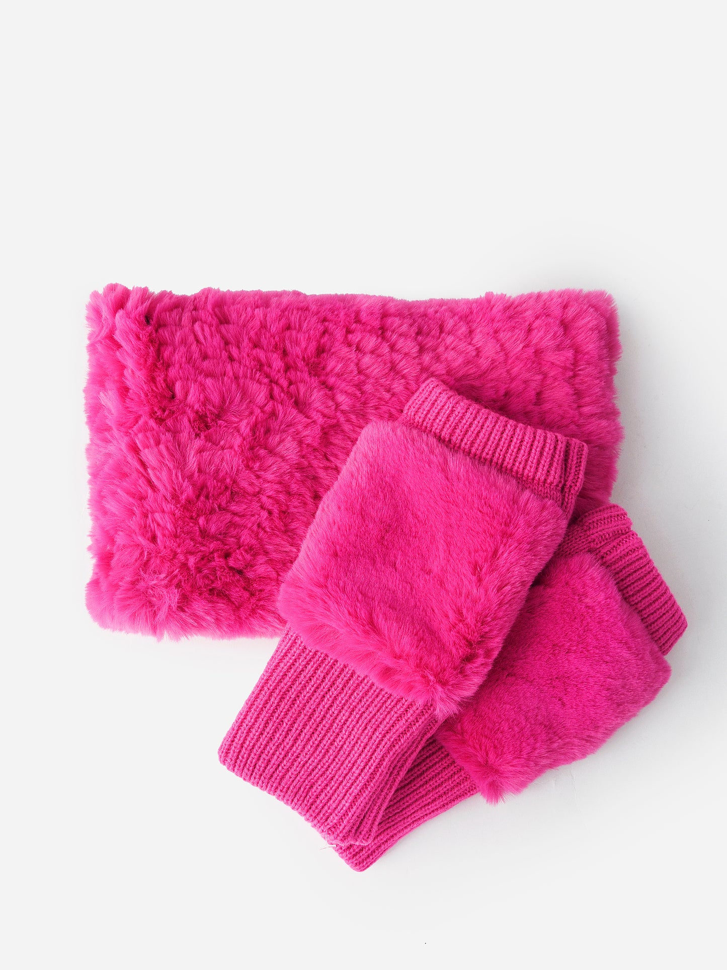 Jocelyn Women's Knitted Faux Fur Stretch Cowl & Mitten Set - Saint Bernard