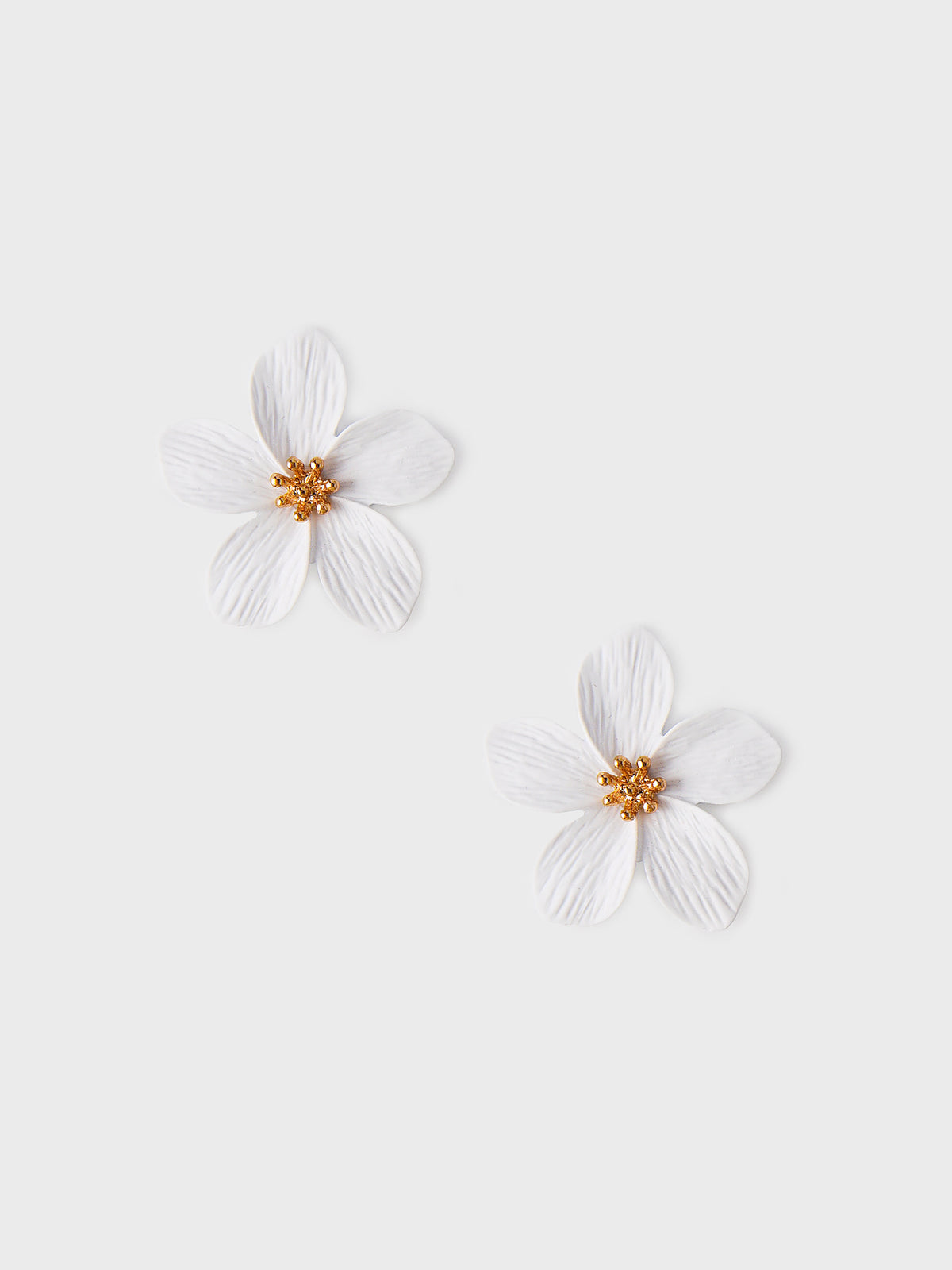 Shashi Blanc Jardin Earring - Saint Bernard