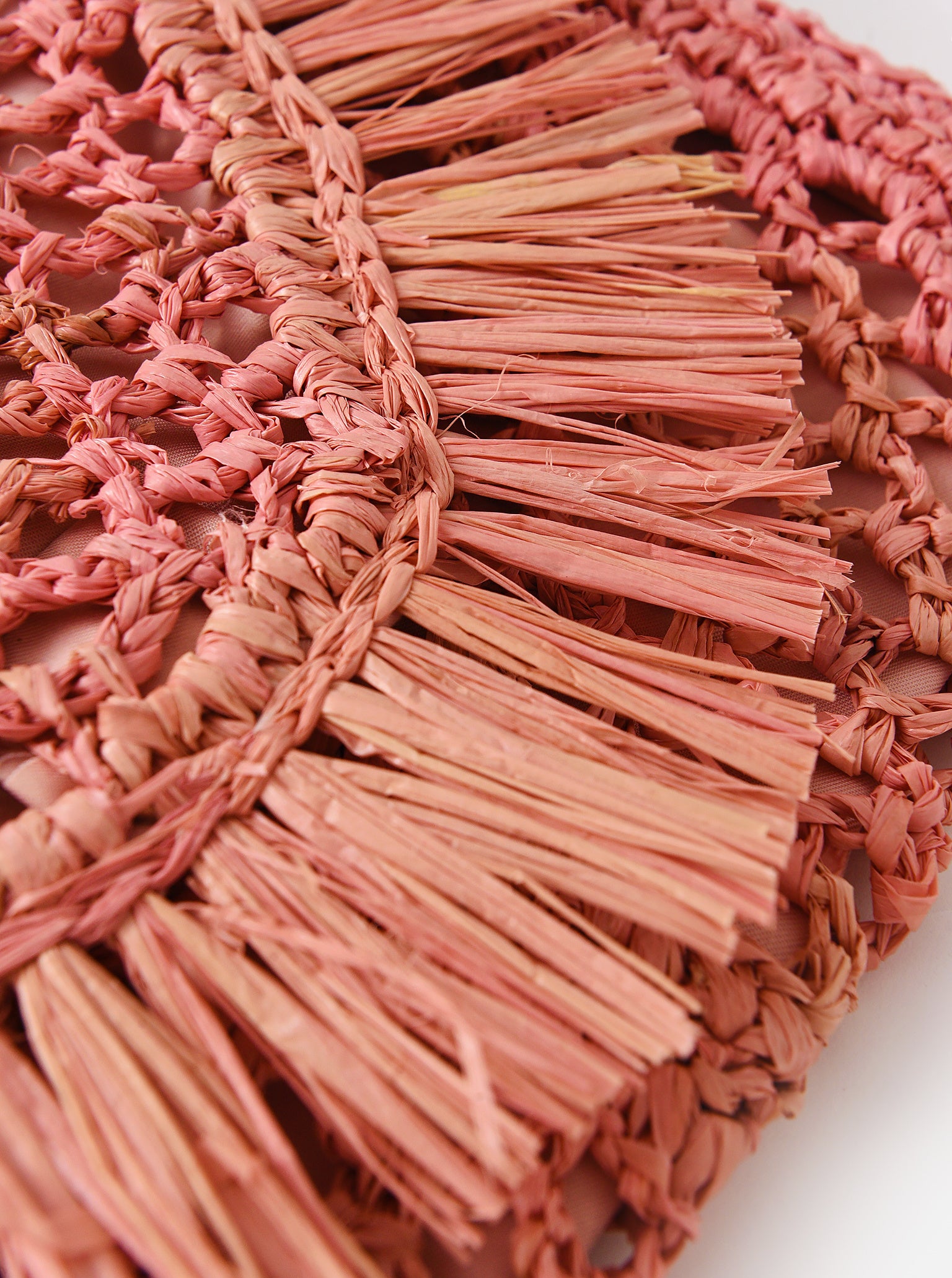 JAYDEN RAFFIA CLUTCHxCORAL-alt3