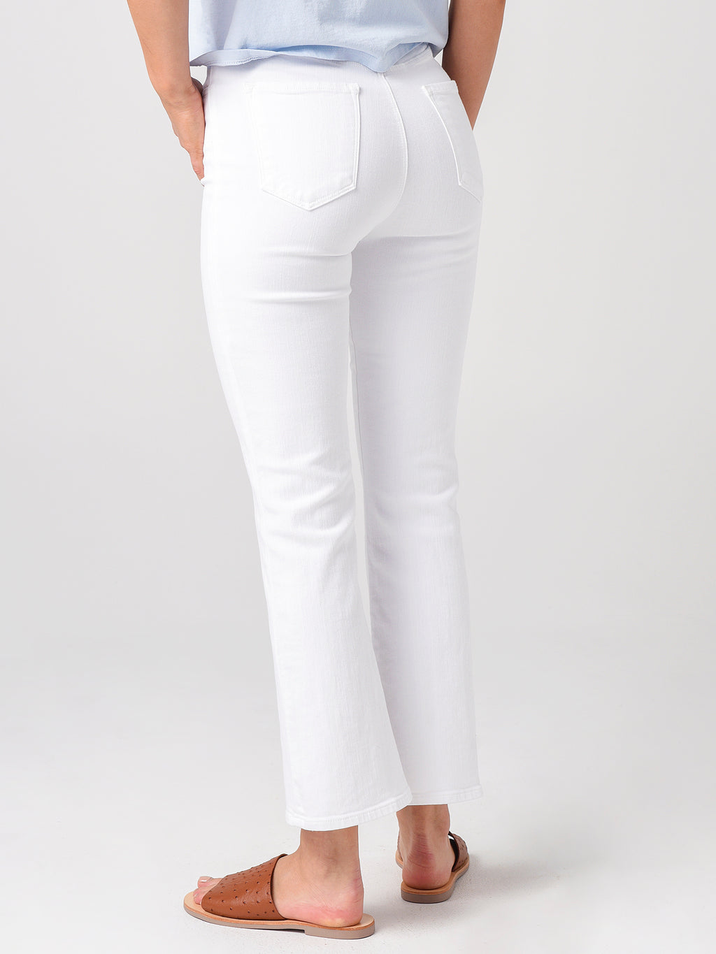 JB002825xBLANC-alt2