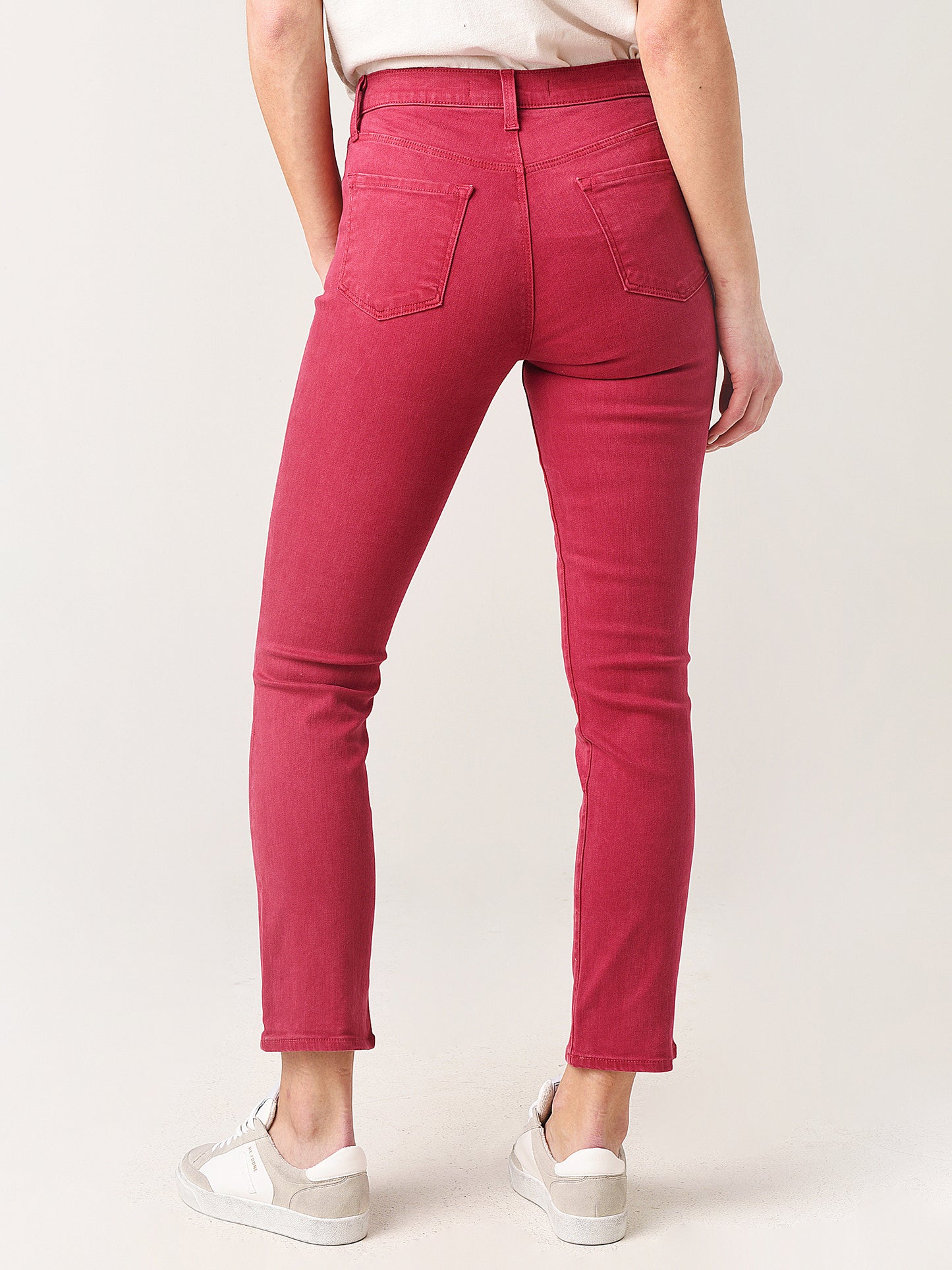 JB002934xMAJENTUH-alt3