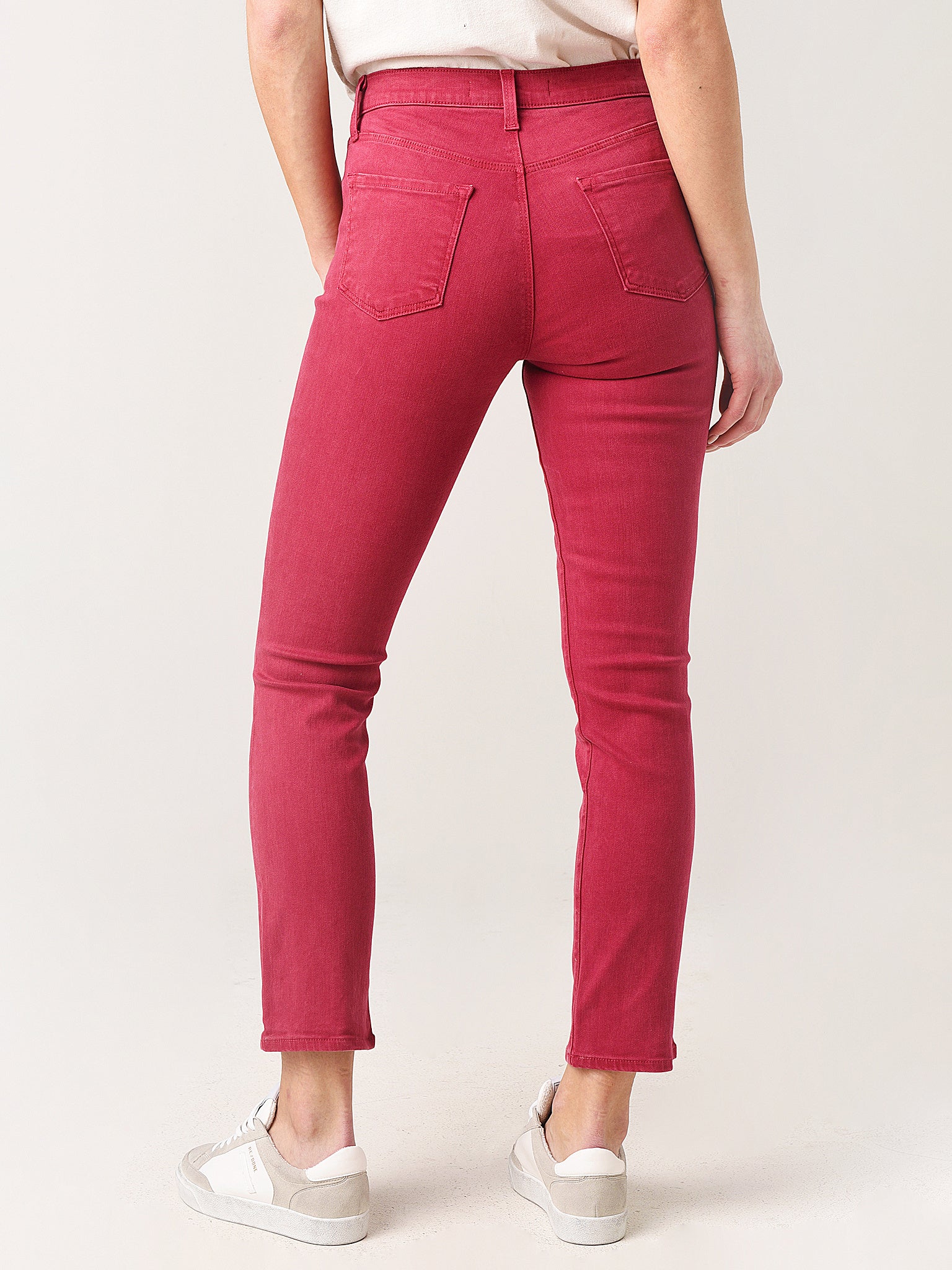 JB002934xMAJENTUH-alt3