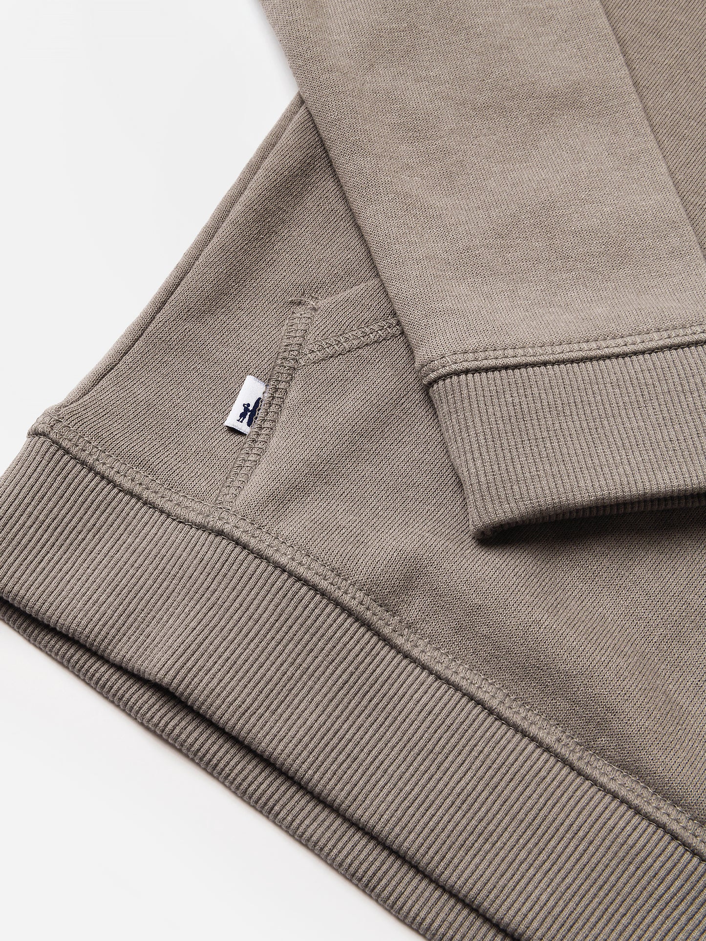 JBKO2460xDARKANDSTORMY-alt1