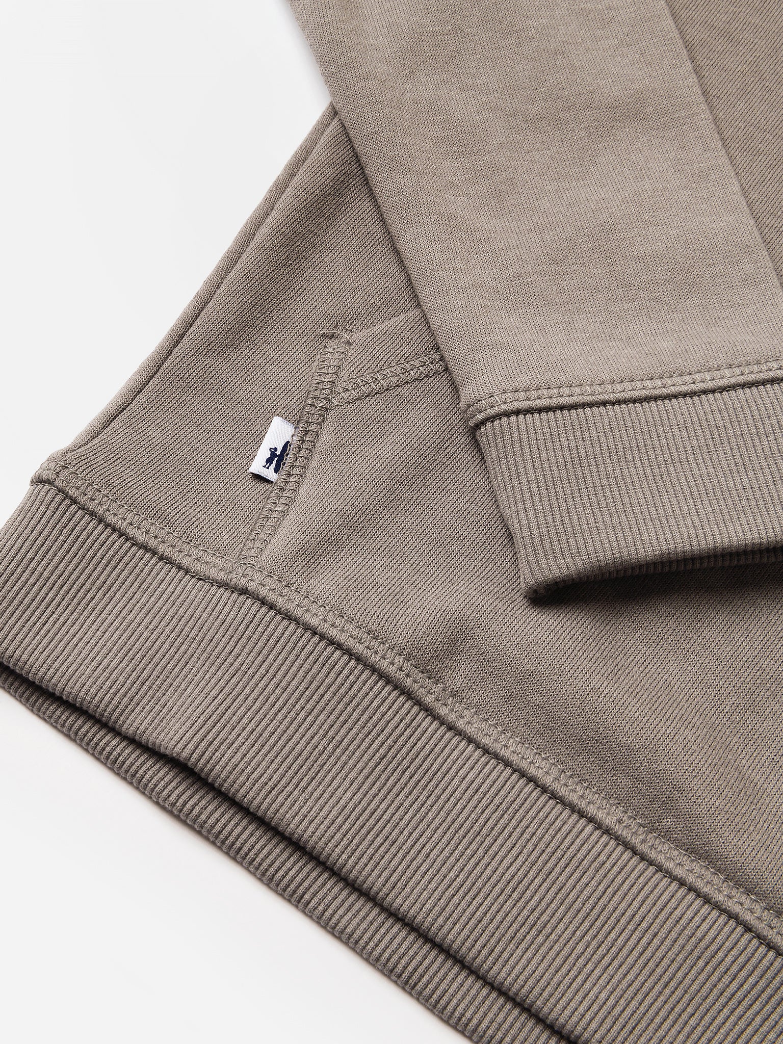 JBKO2460xDARKANDSTORMY-alt1