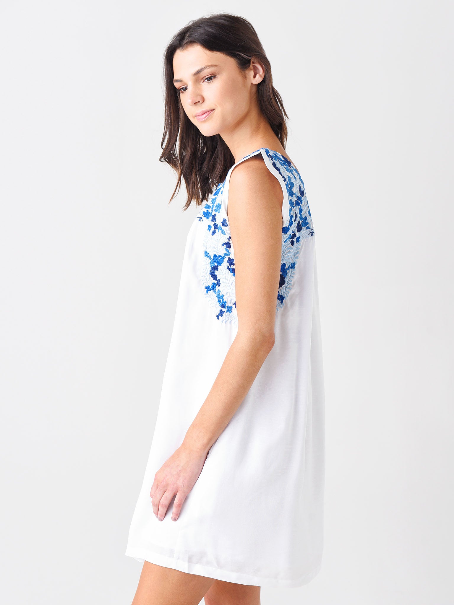 JM1767xWHITEBLUE-alt2