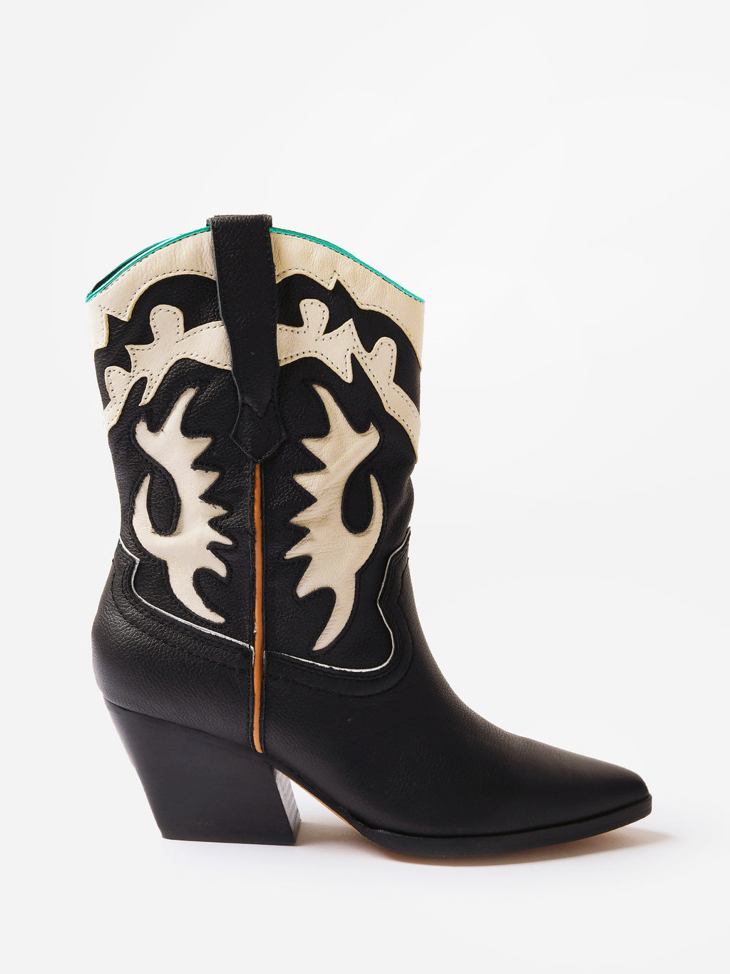 LANDENxBLACKLEATHER-alt1