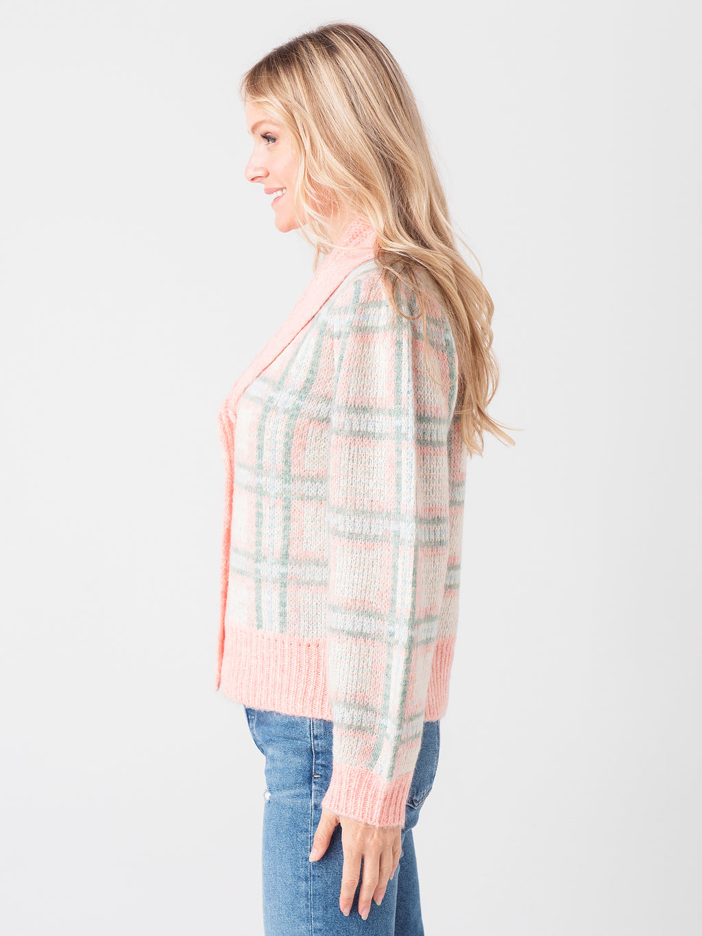 LK618-870xMAGNOLIAPINKPLAID-alt3