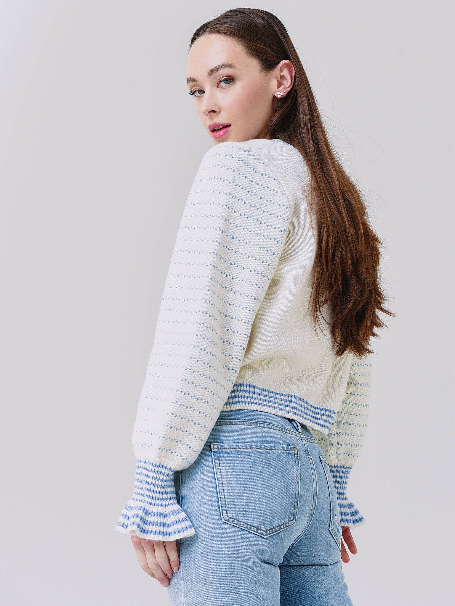 LK776-1023xBLUEBELLSBOUQUET-alt3