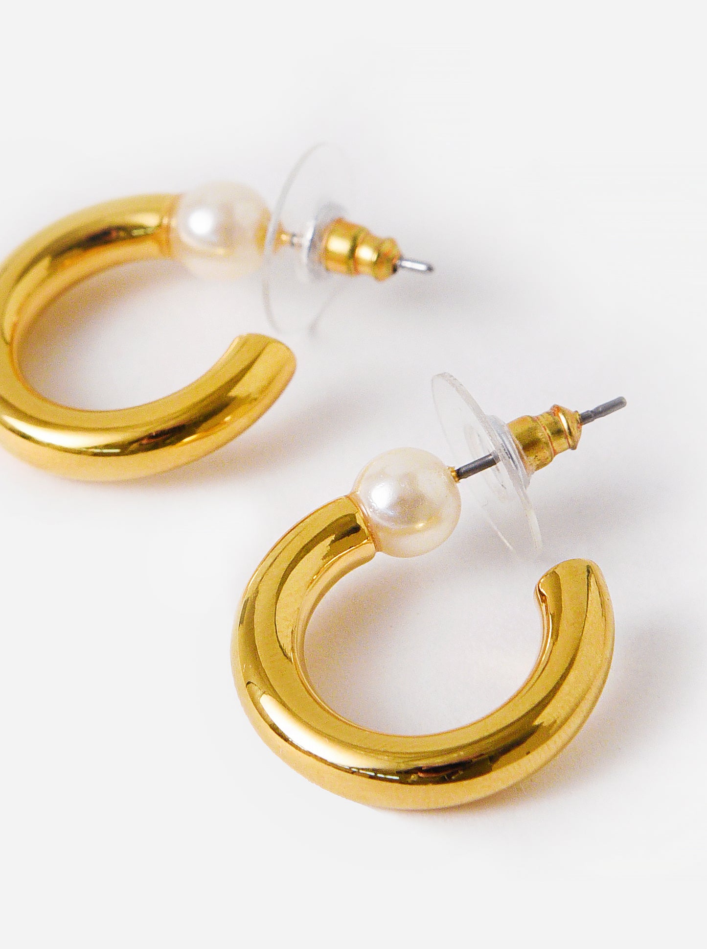 Lele Sadoughi Women's Chunky Single Pearl Huggie Hoop Earrings - Saint Bernard