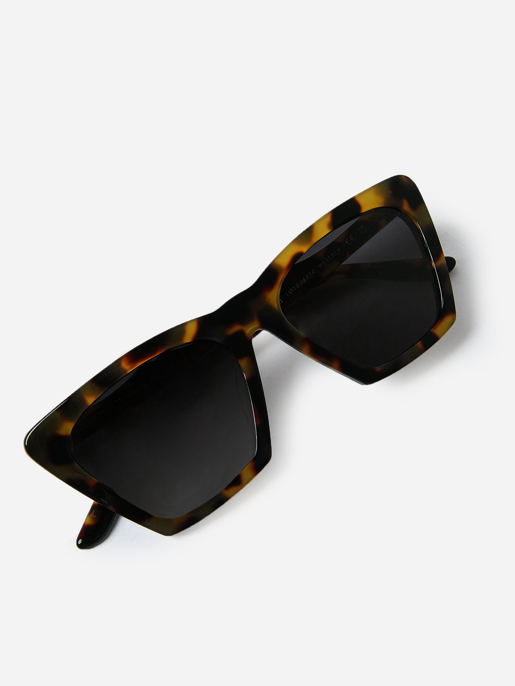 Illesteva Lisbon Sunglasses - Saint Bernard