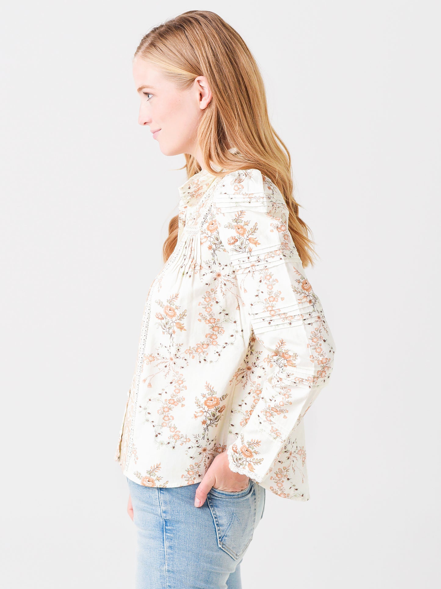 LT709-899xAMBERDUST-alt2