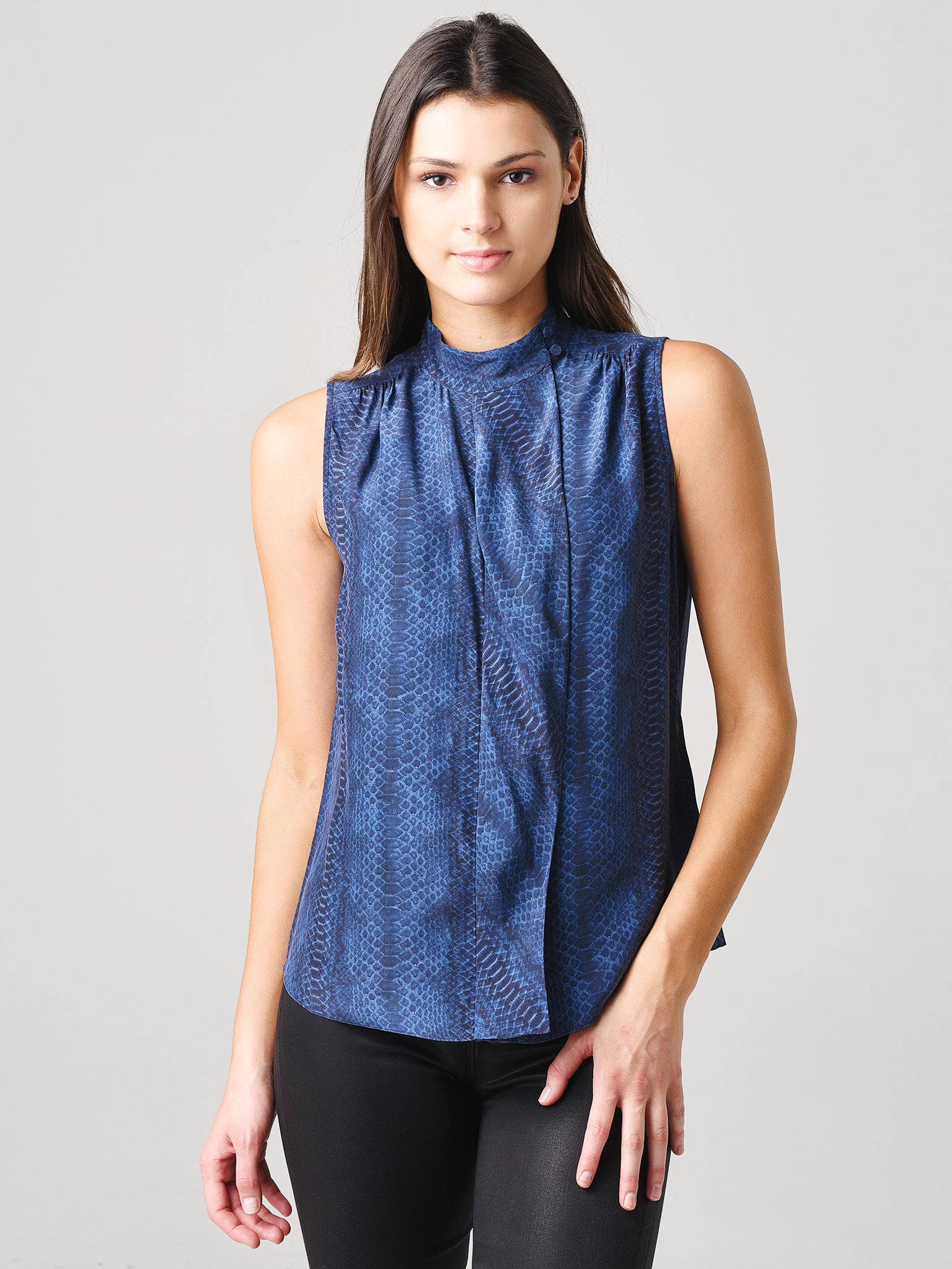 Frame Women's Cravat Collared Sleeveless Blouse - Saint Bernard