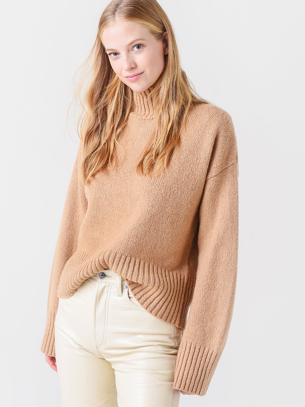 Frame Women's Swingy Turtleneck - Saint Bernard
