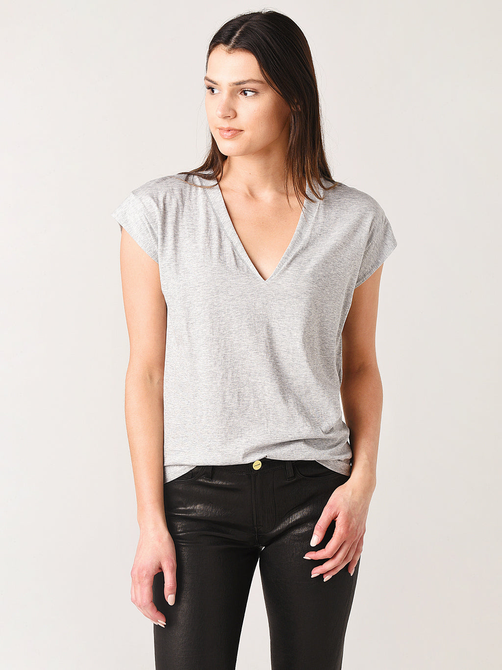 Frame Women's Le Mid-Rise V Neck Tee - Saint Bernard