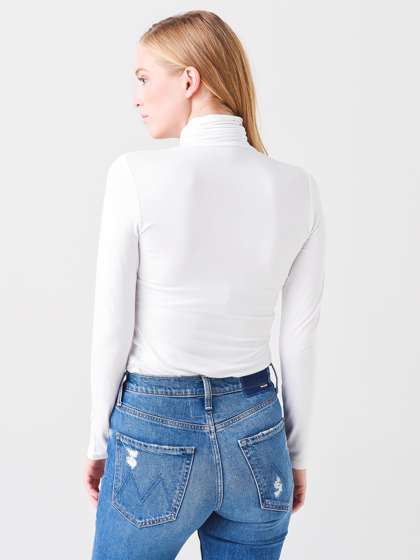 M001FTS011xBLANC001-alt3