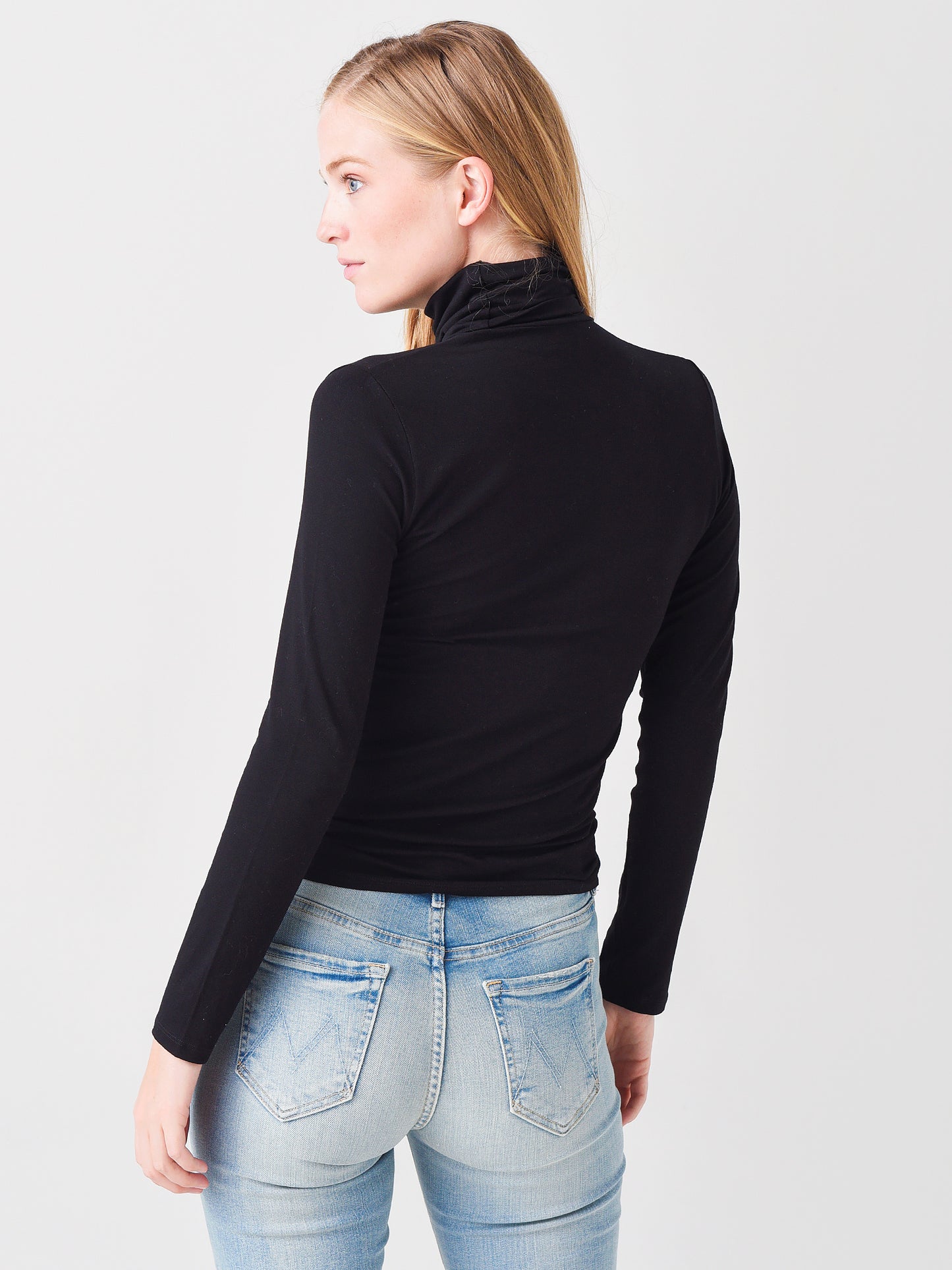 M001FTS011xNOIR002-alt3