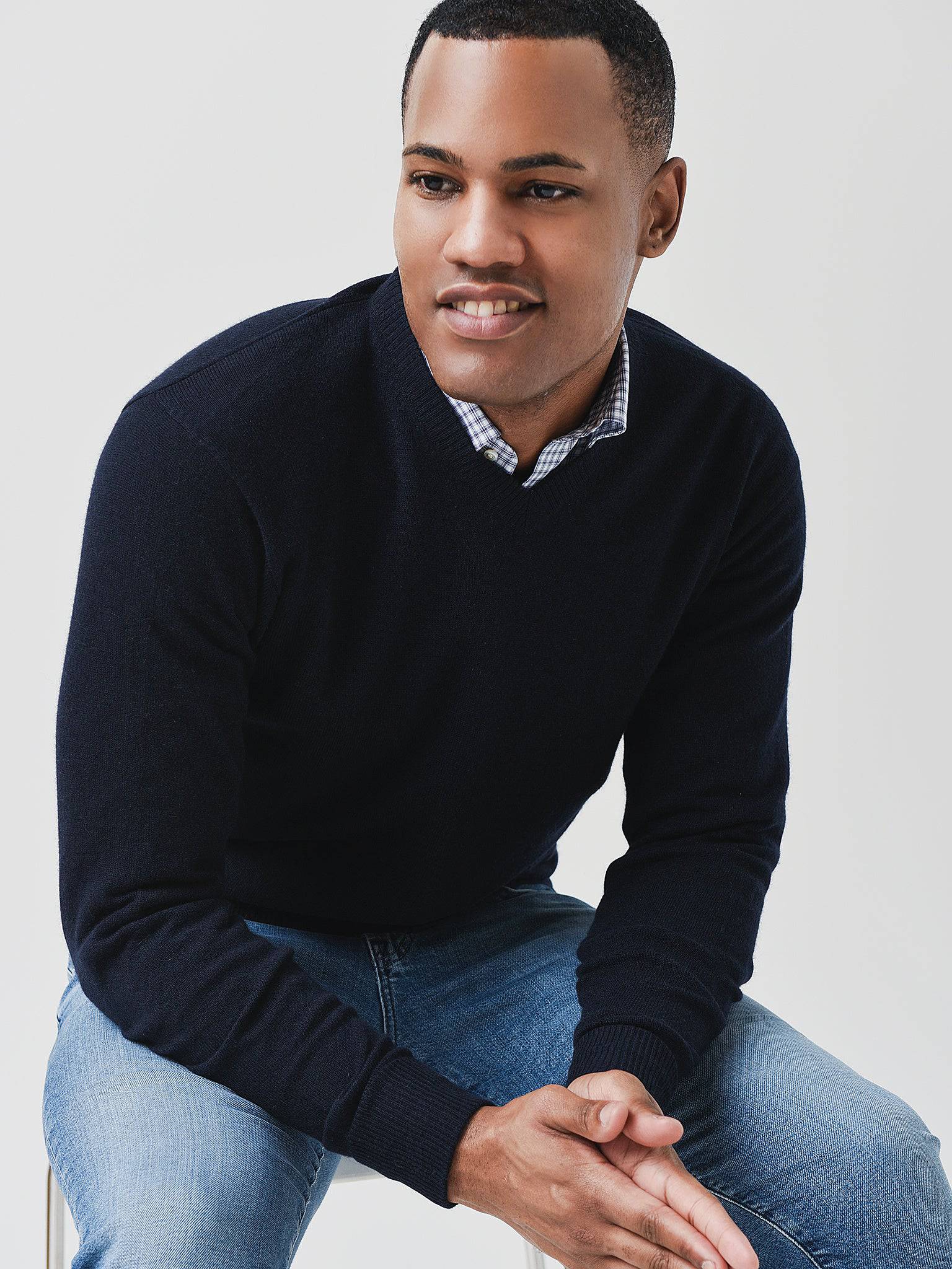 Peter Millar Crown Men's Comfort Cashmere V-Neck Sweater - Saint Bernard
