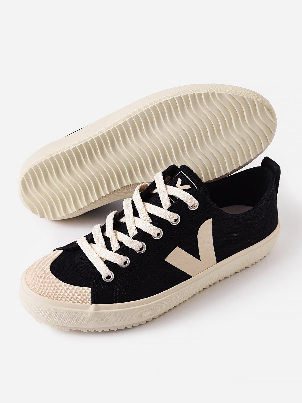 Veja Women's Nova Canvas Sneaker - Saint Bernard