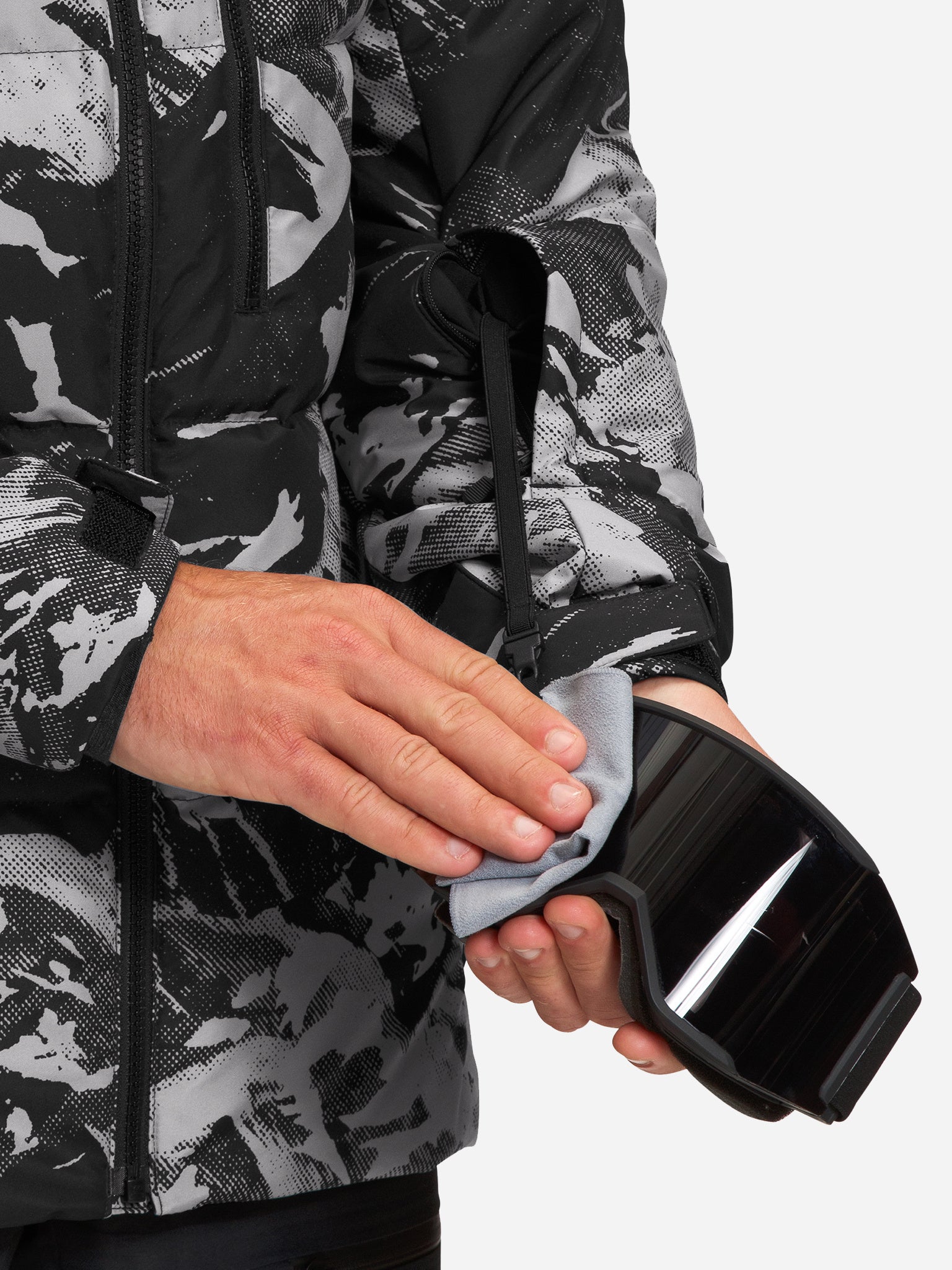 NF0A4QWYxTNFBLACKTONALMOUNTAINSCAPEPRINT-alt3