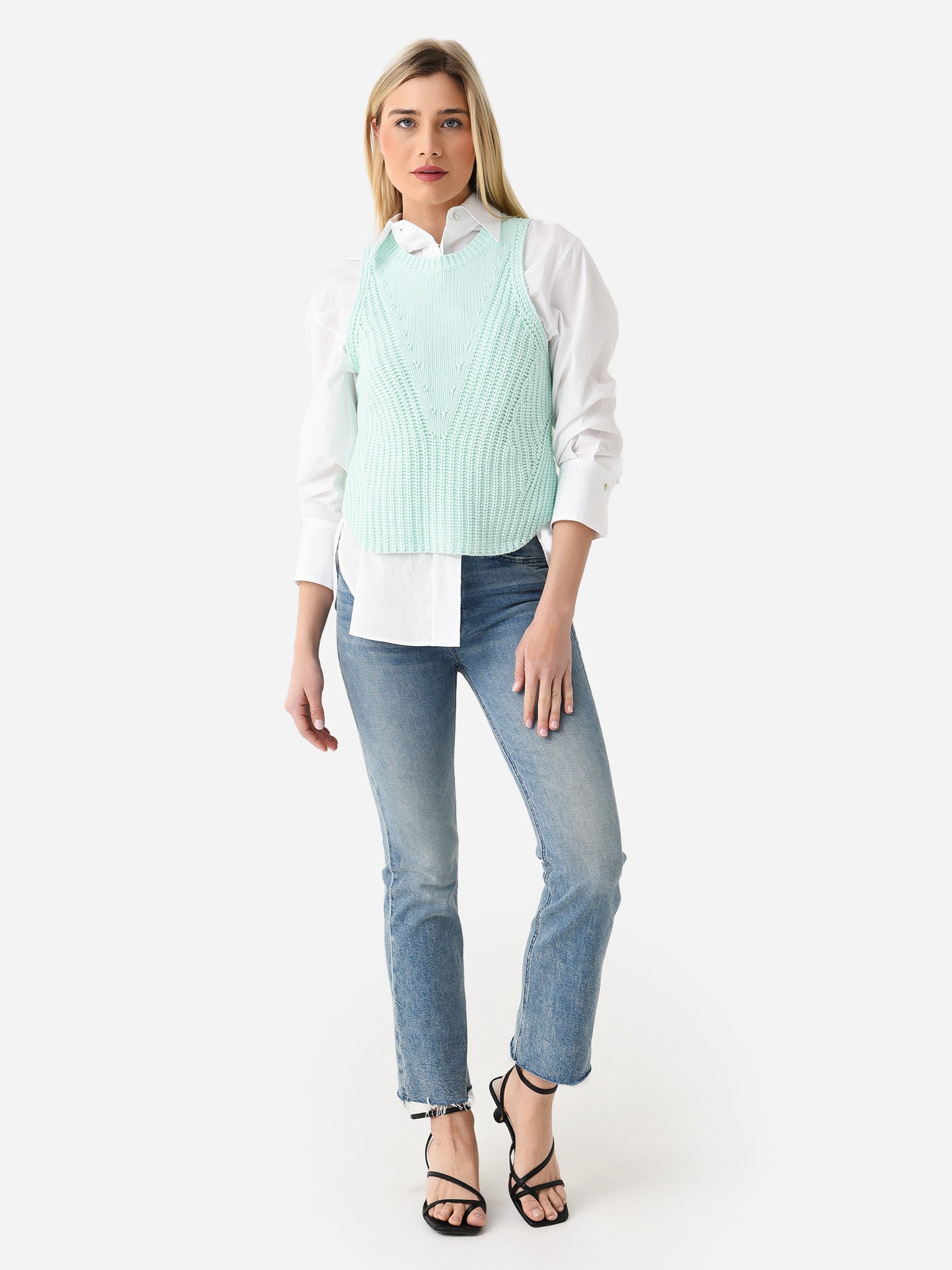 NY5-110011292xAQUA-alt2