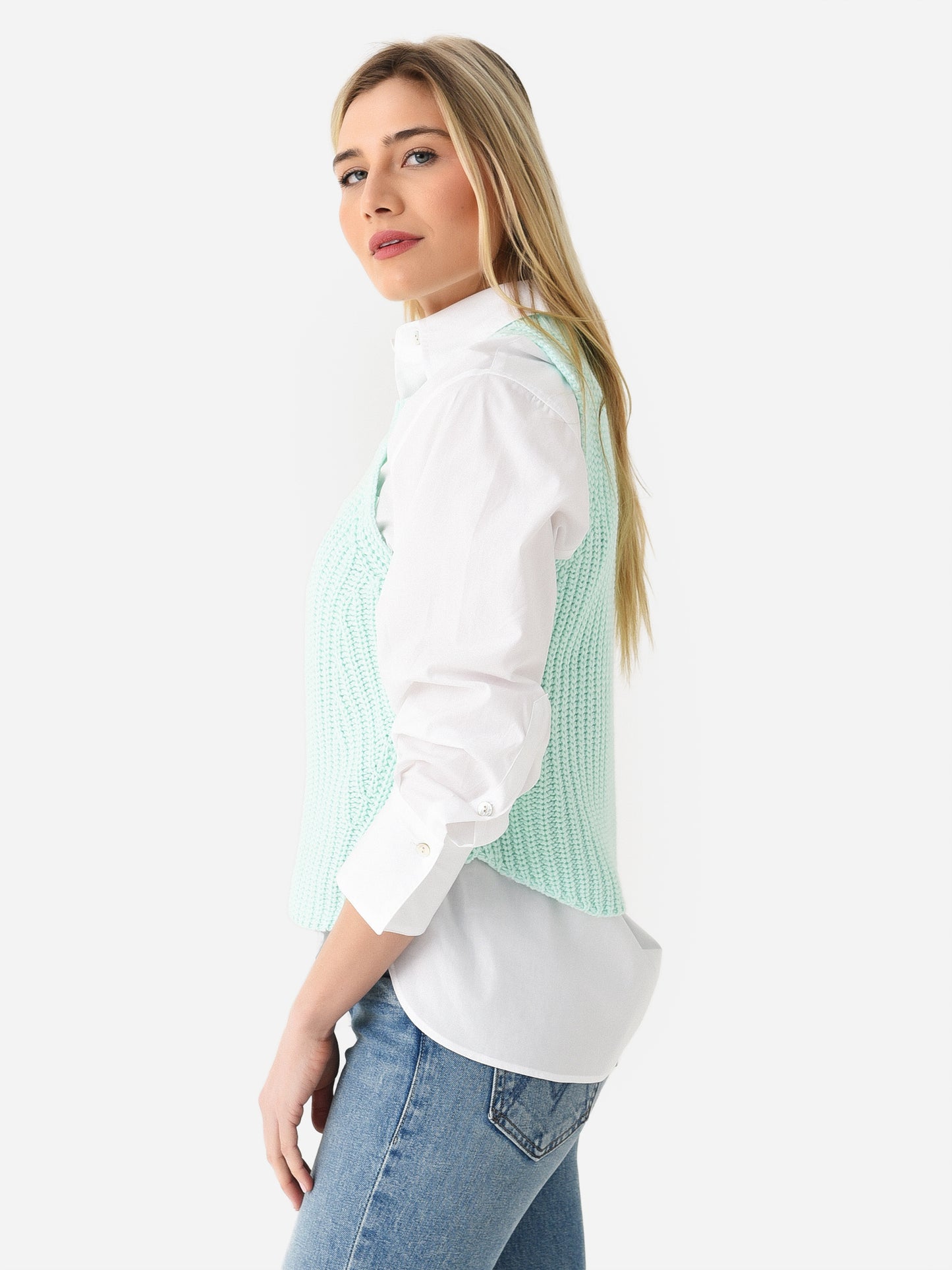 NY5-110011292xAQUA-alt3