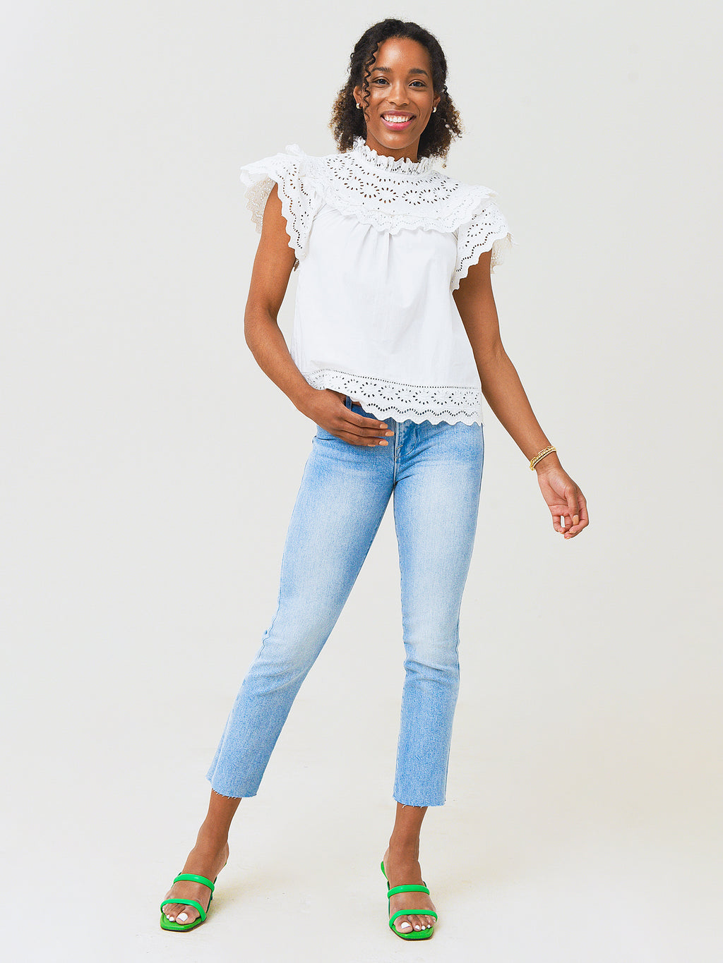 PF22-032xWHITE-alt2