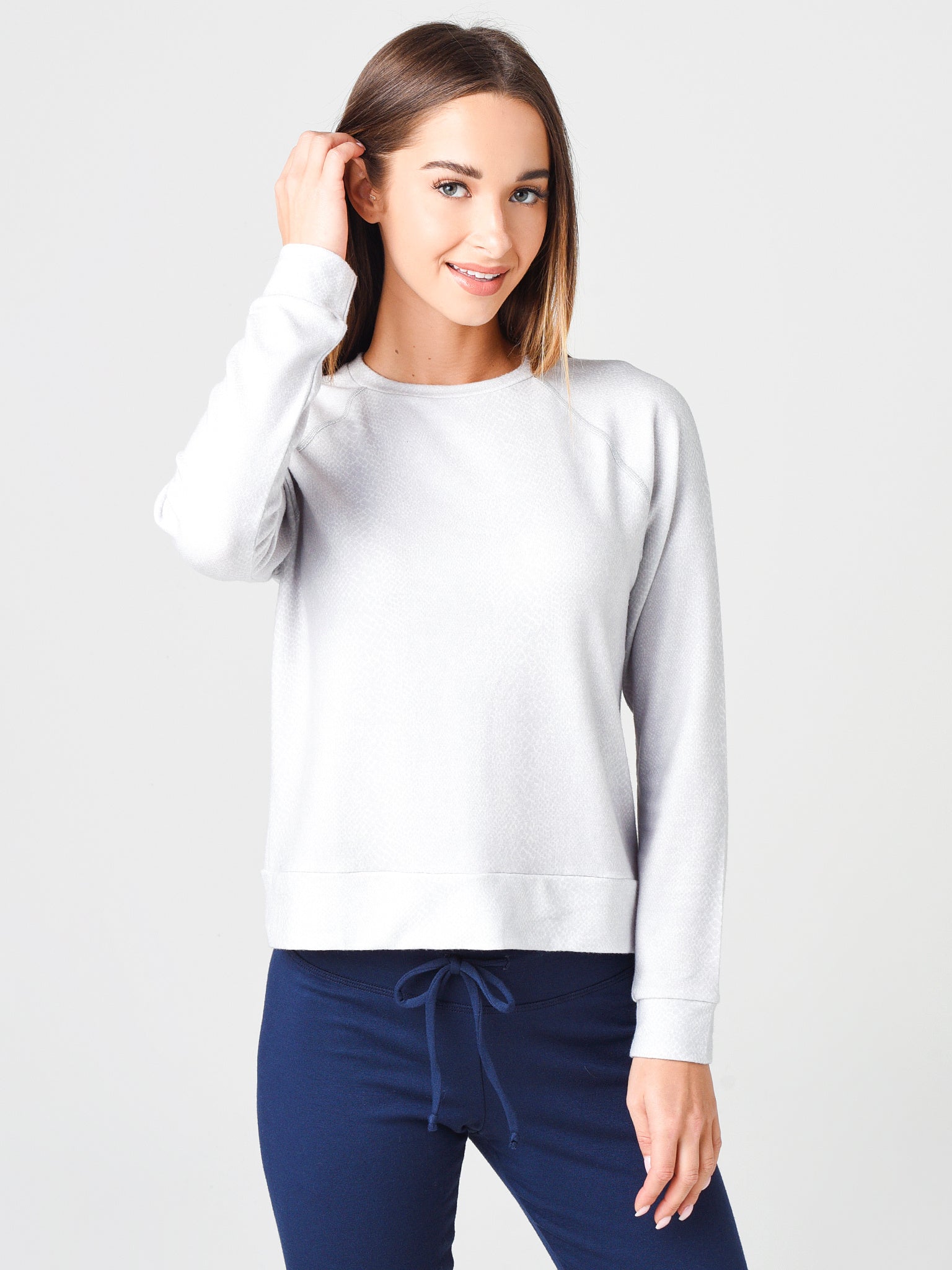 Beyond Yoga Women's Printed Favorite Raglan Crew Pullover Top - Saint Bernard
