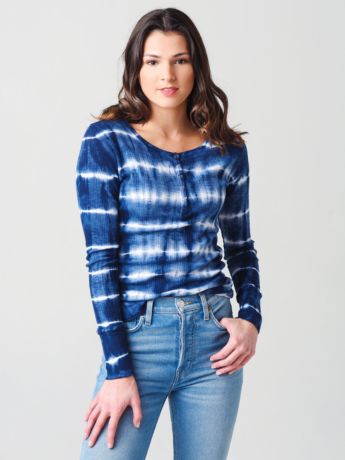 Sundry Women's Fitted Tie-Dye Henley Top - Saint Bernard