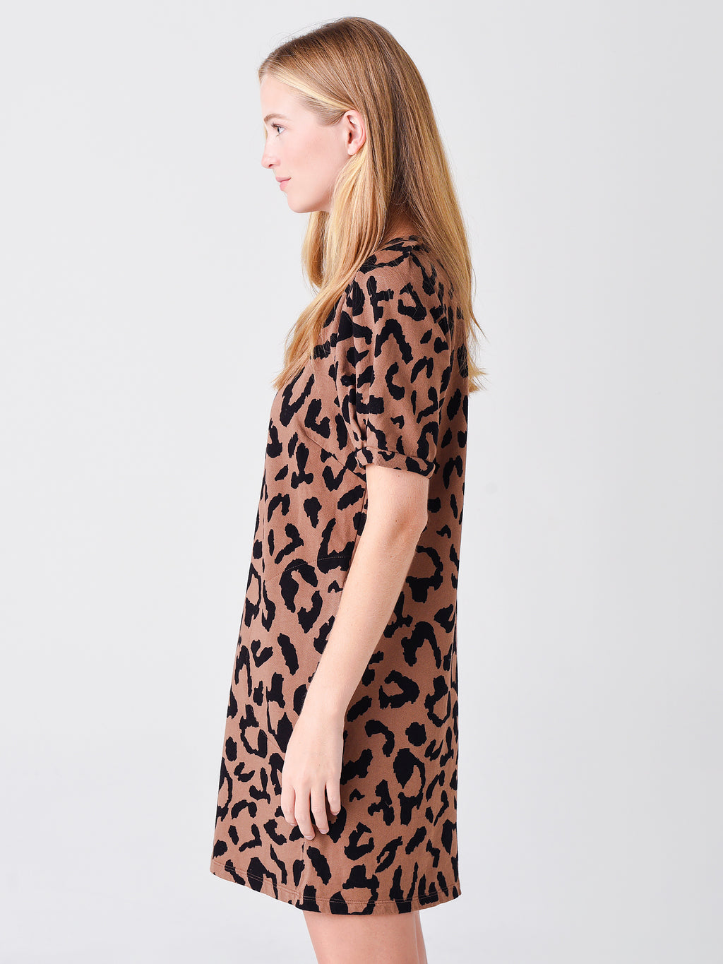 RENEE05xCAMEL-alt2