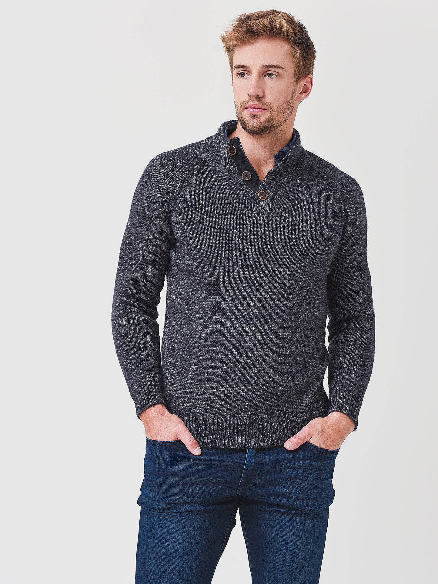 RM-831A-931A-329xSMOKE-alt1