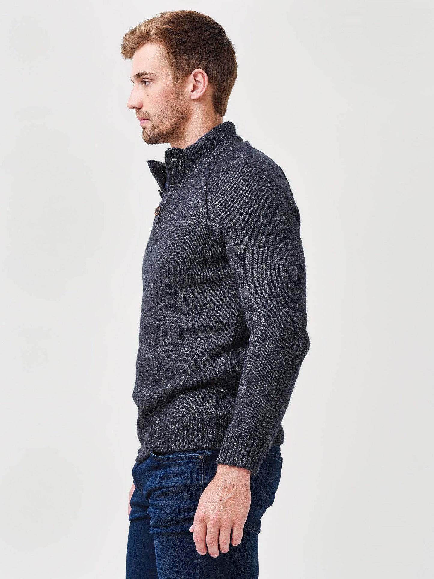 RM-831A-931A-329xSMOKE-alt3