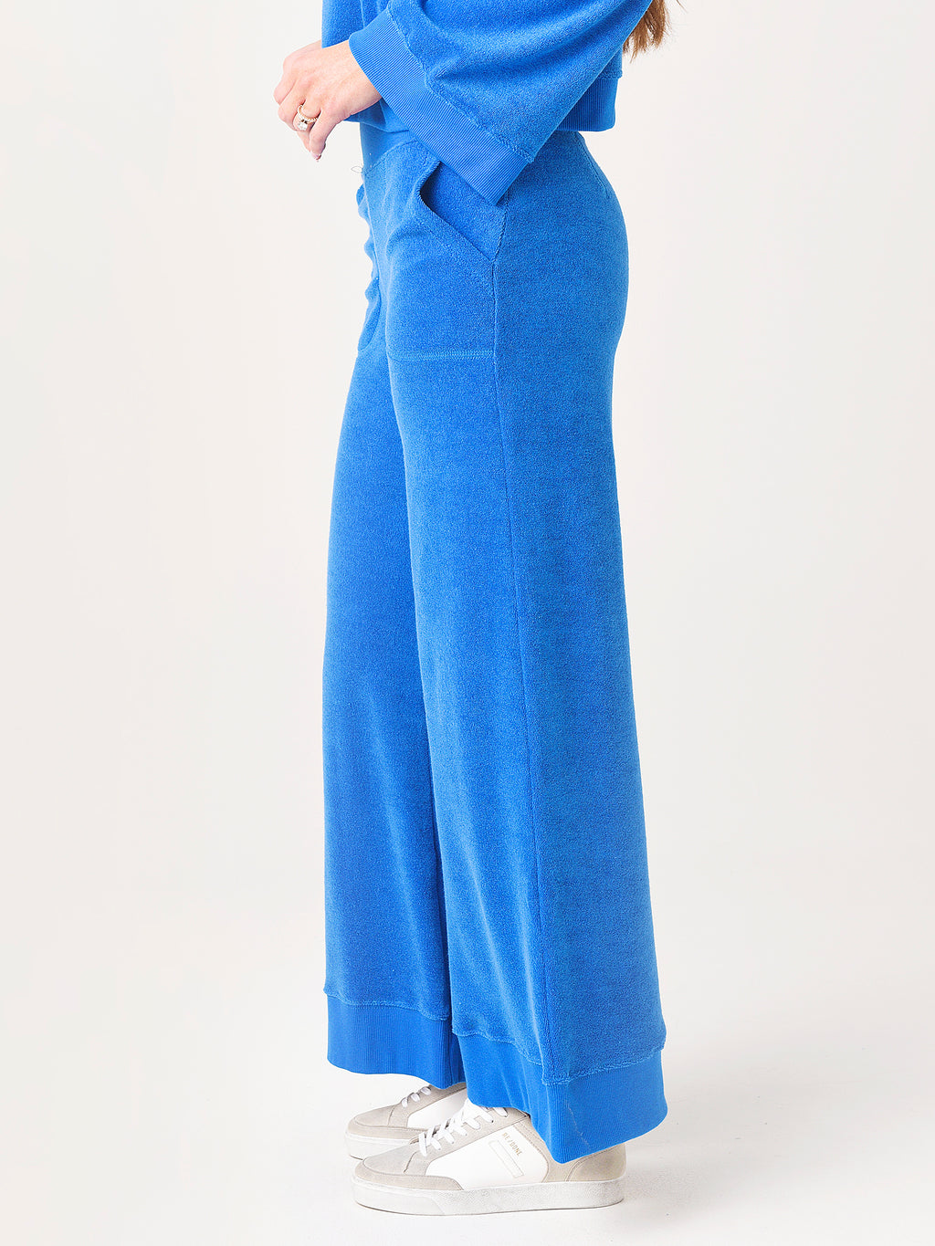 SS21-530xBLUE-alt2