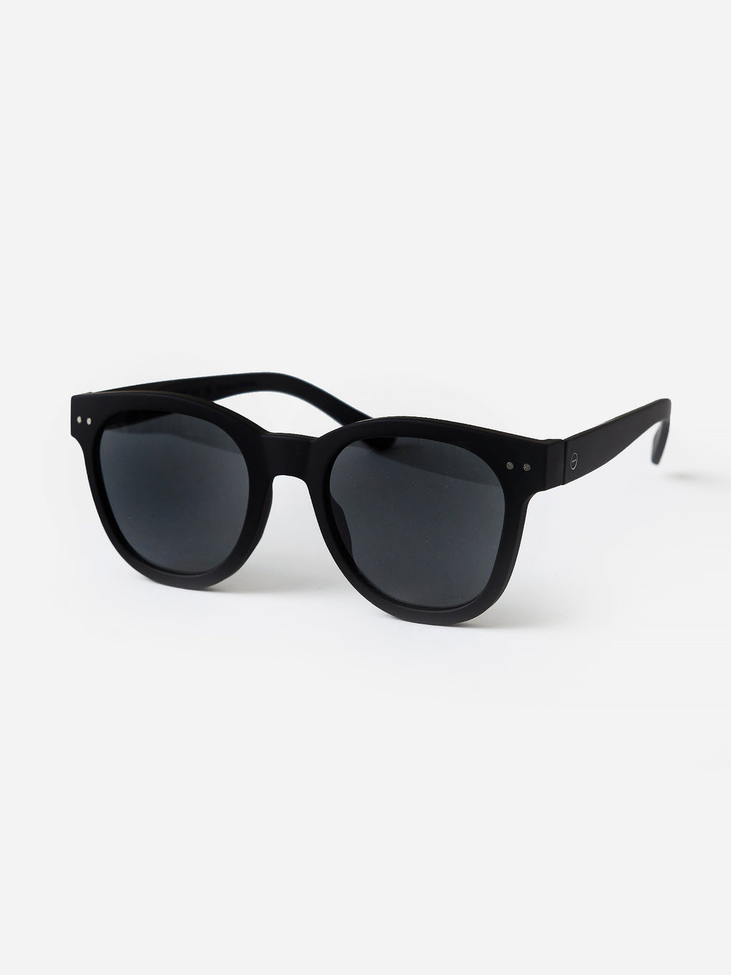 SUNGLASSESNxBLACKK-alt2