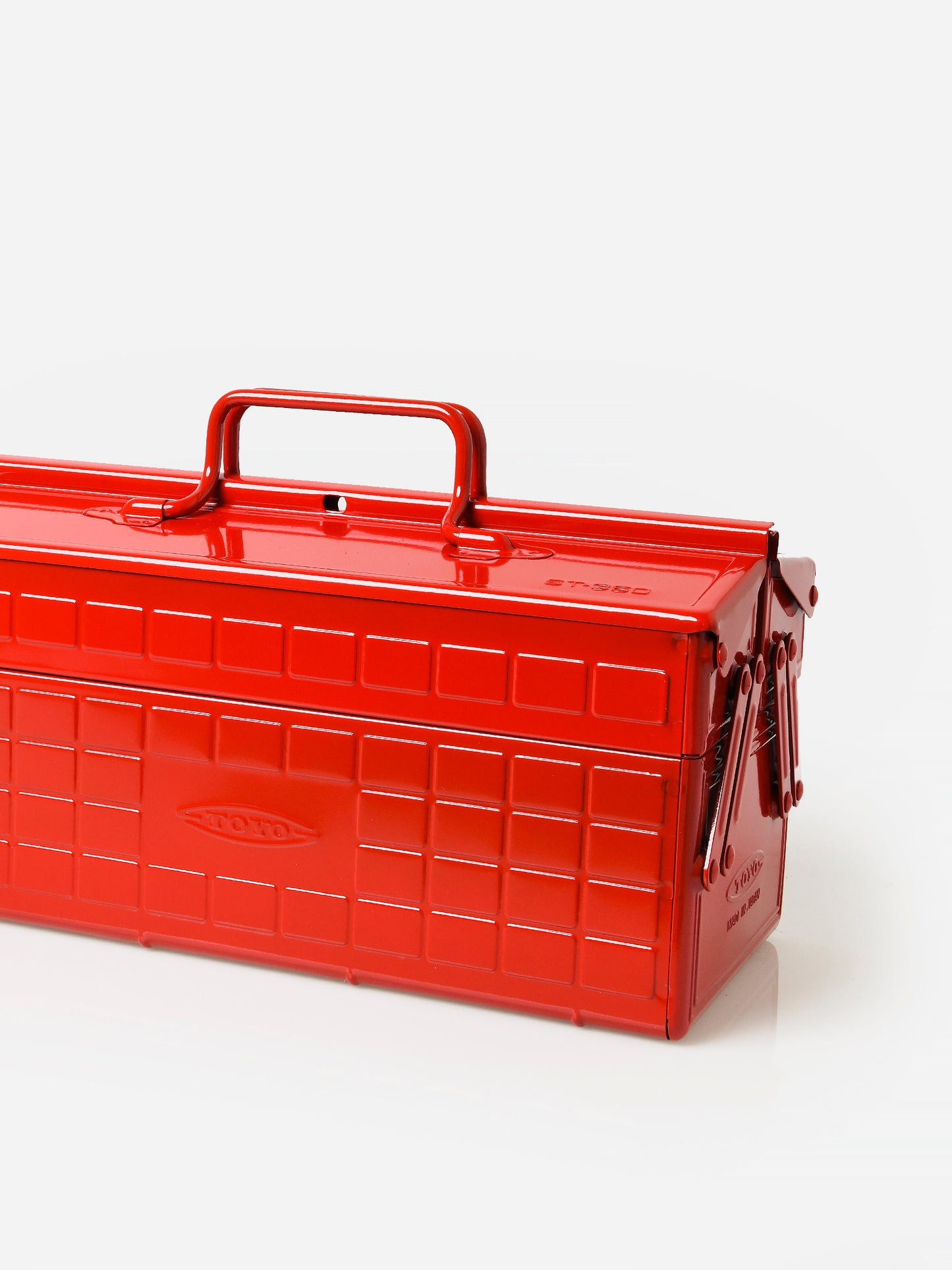 Toyo ST-350 Cantilever Lid Steel Toolbox - Saint Bernard