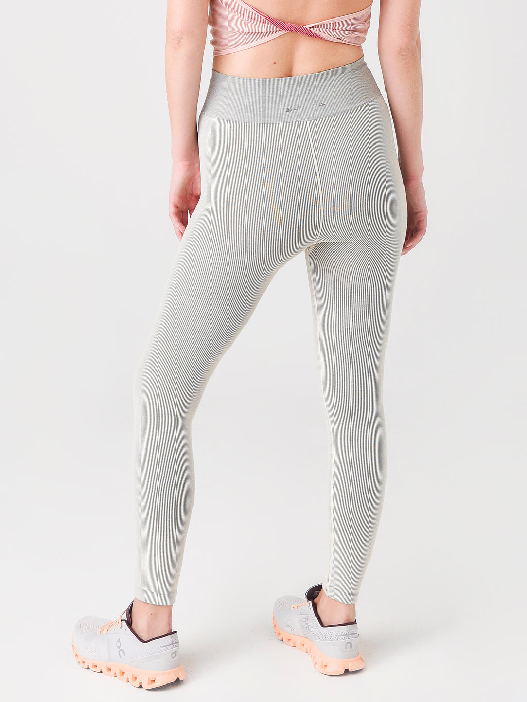 USW321018xGREY-alt3