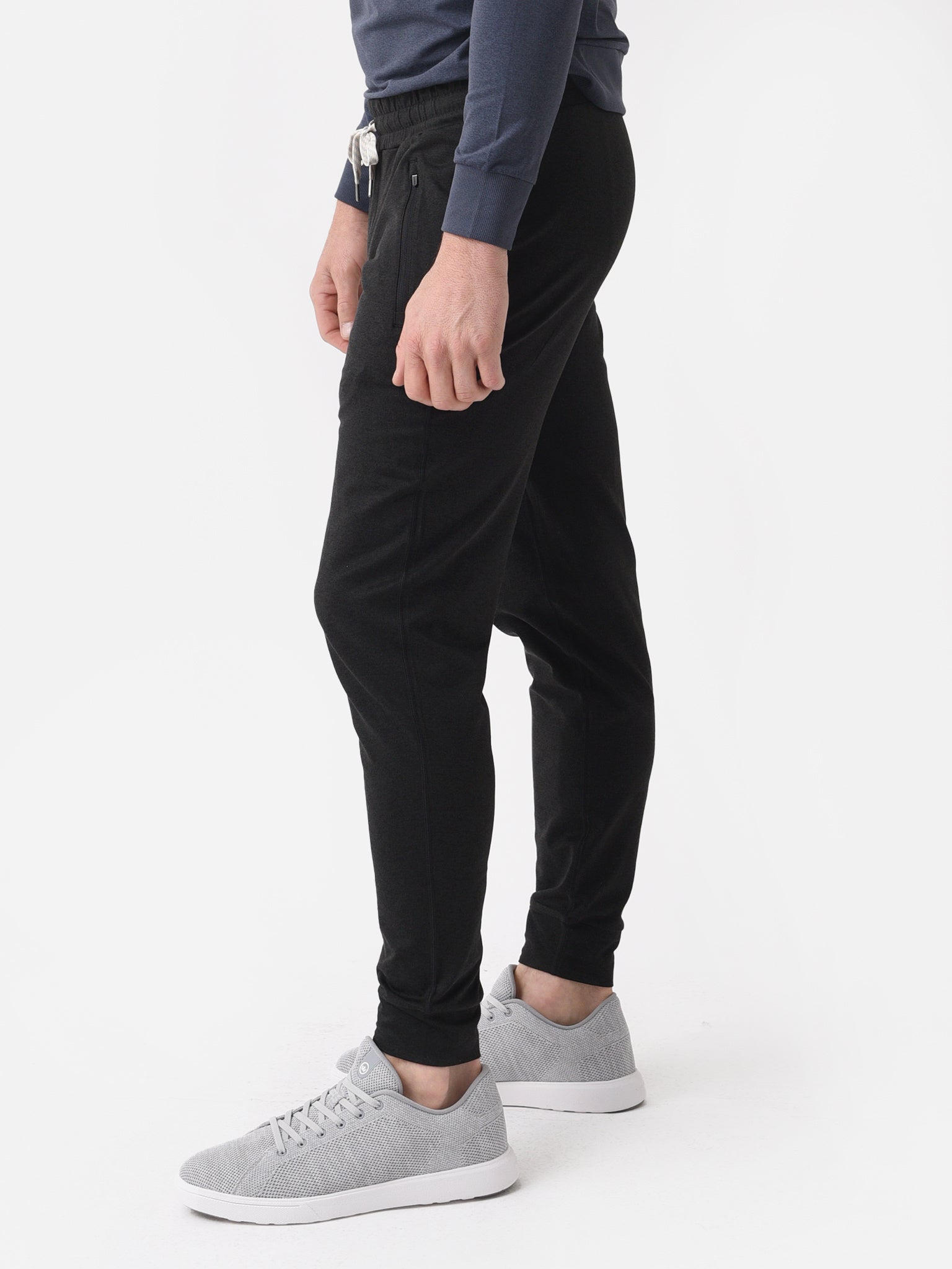 V438xBLACKHEATHER-alt1