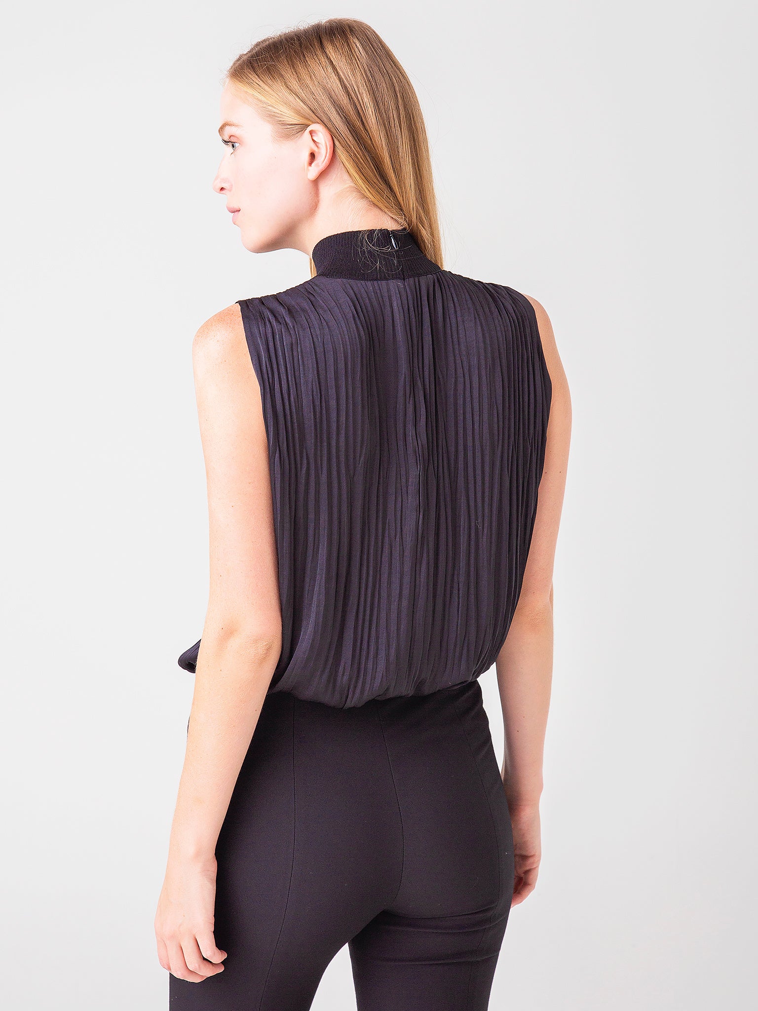 V778312546xBLACK-alt3