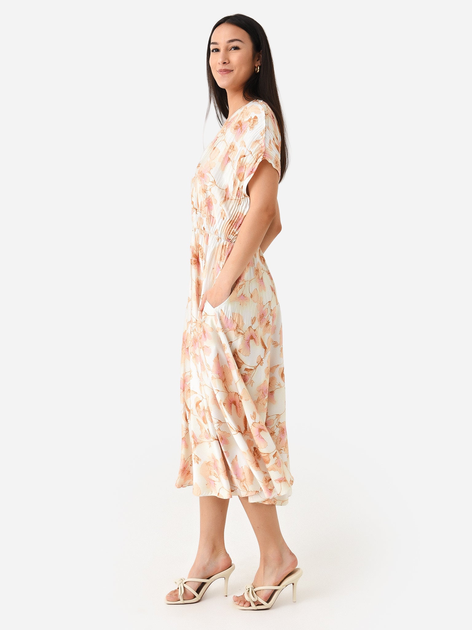 vince satin cap-sleeve v-neck dress Vince - Black V-Neck Cap Sleeve Pencil Dress
