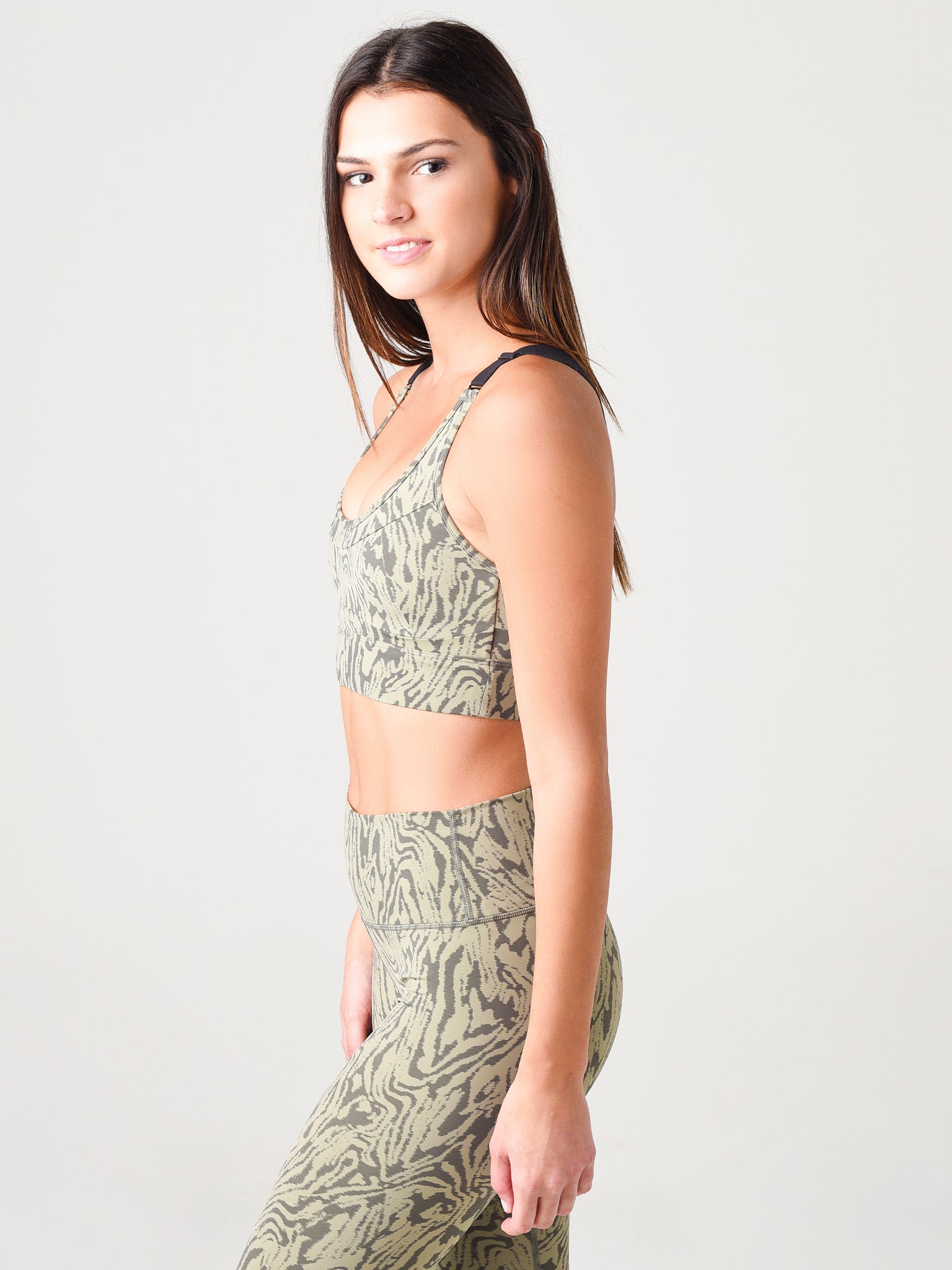 VAR00387xDISTORTEDGRAIN-alt1