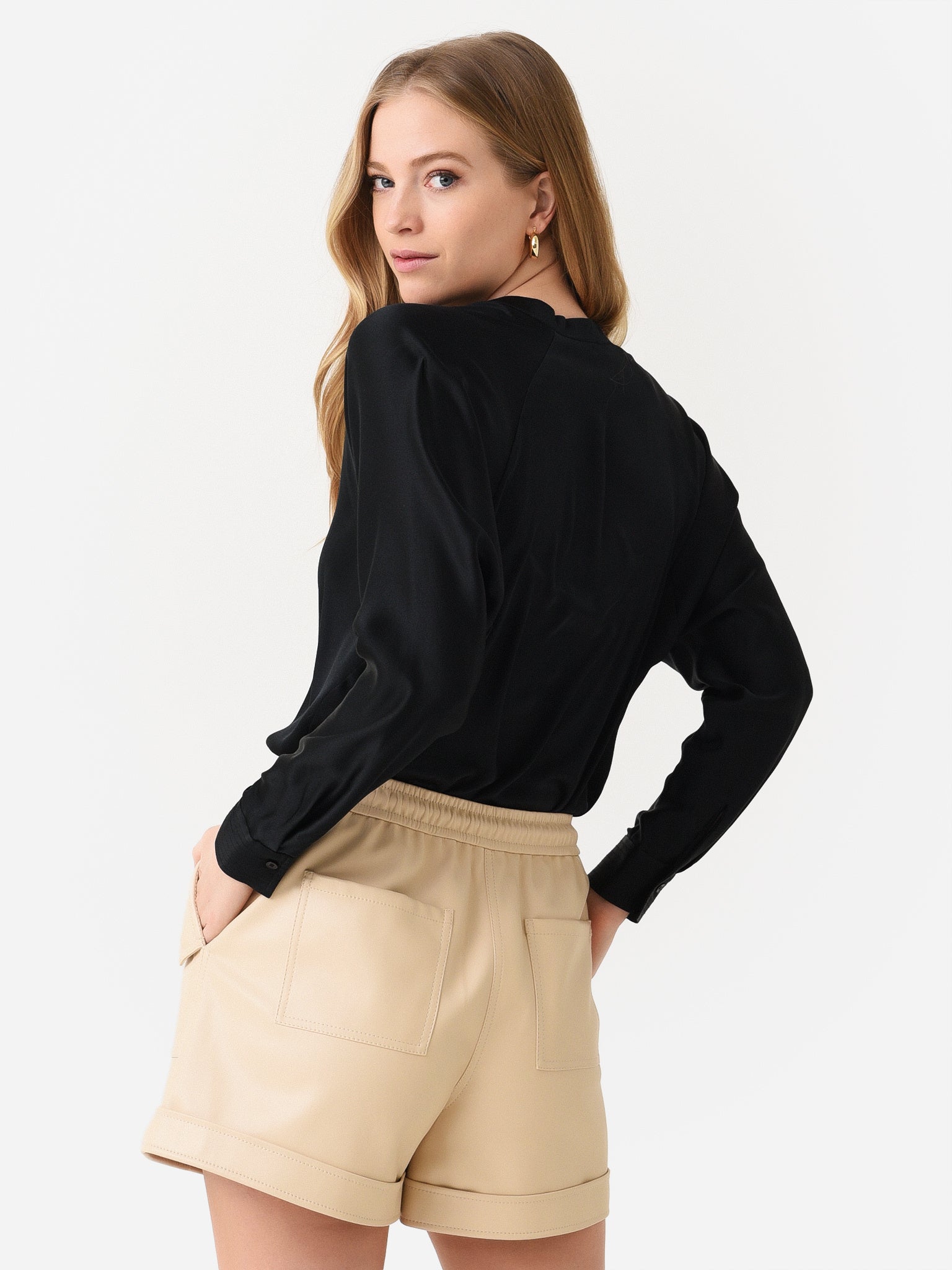 VR84511926xBLACK-alt4