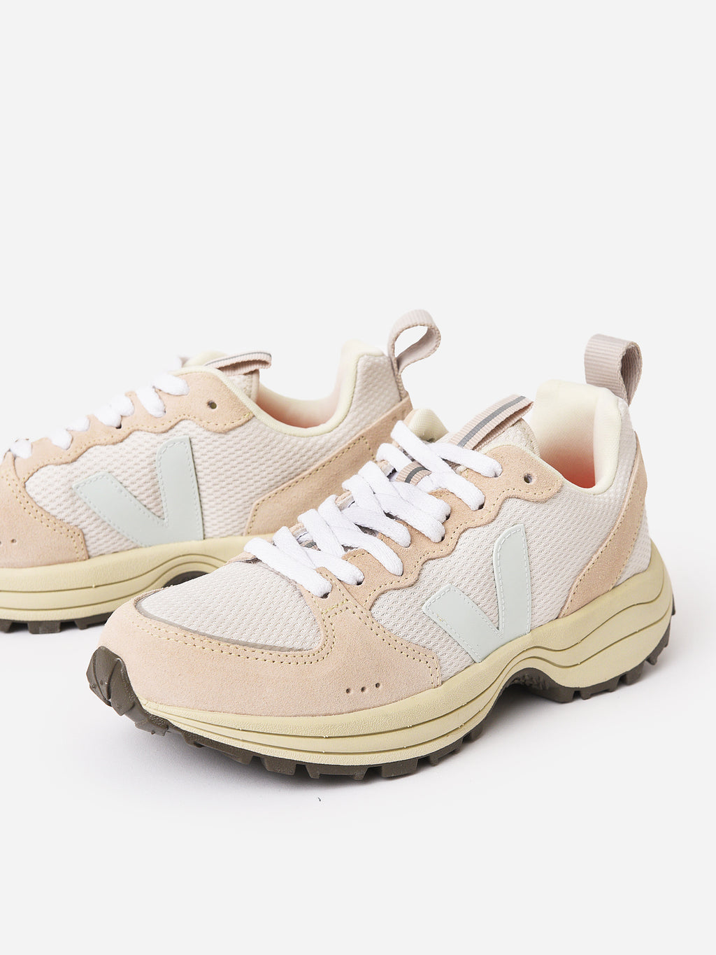 VEJA Women's Venturi Alveomesh Sneaker - Saint Bernard