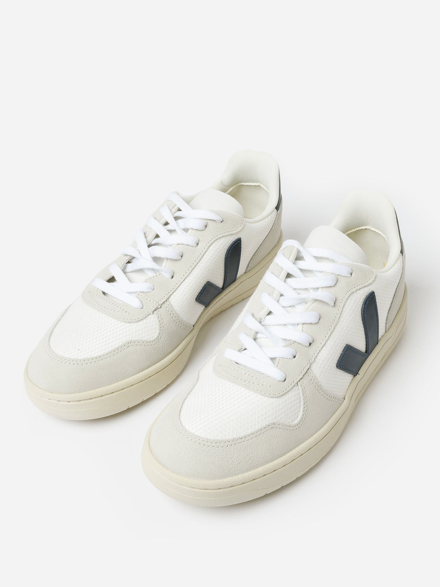 VEJA Men's V-10 B-Mesh Sneaker Saint Bernard