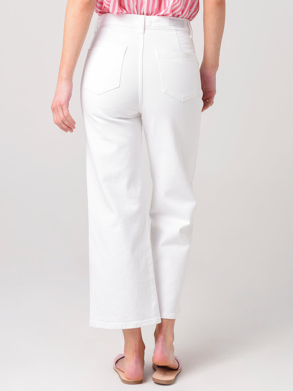 W042-350-3290xWHITE-alt2