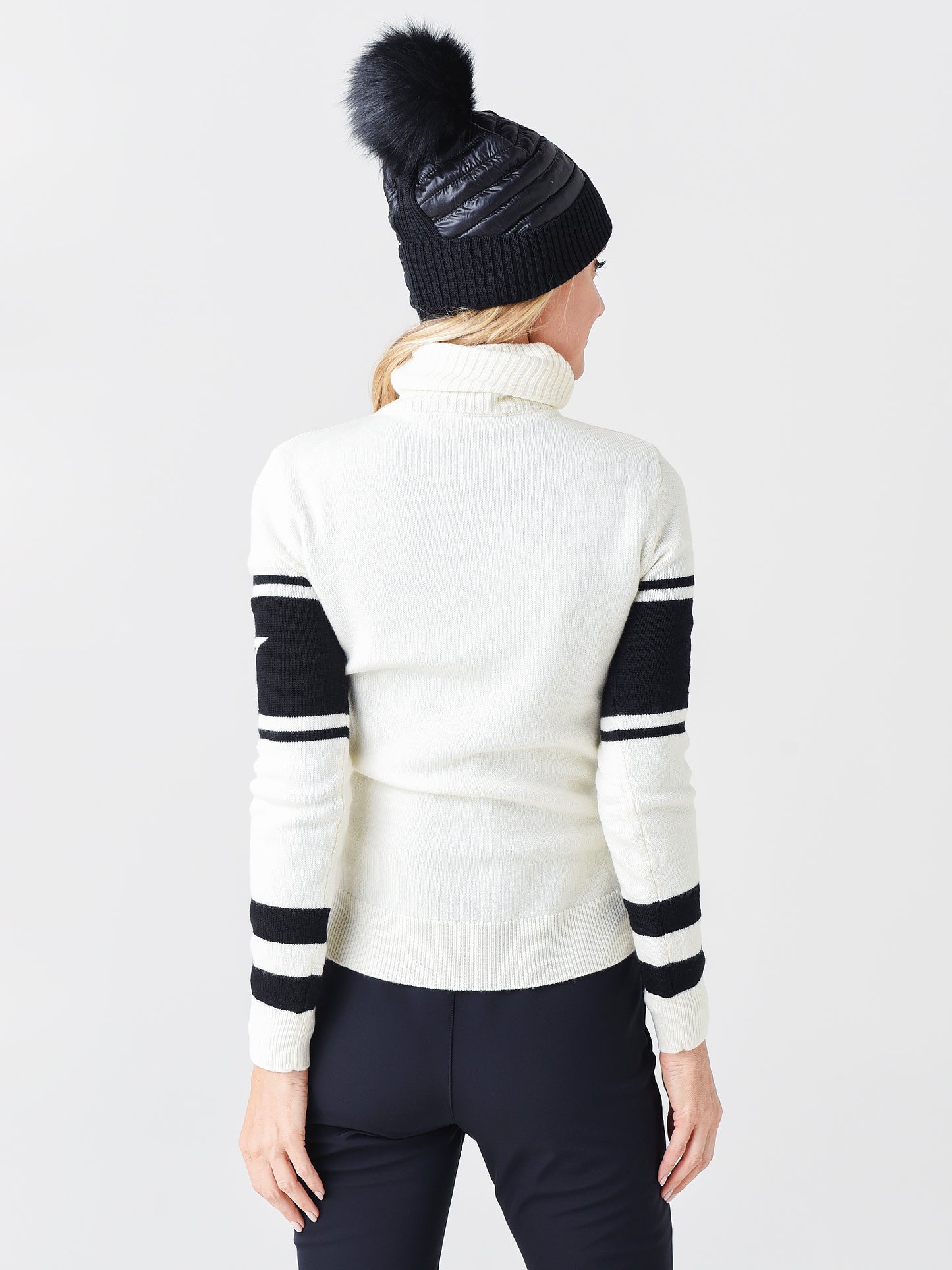 W30000751xSNOWWHITE-alt3