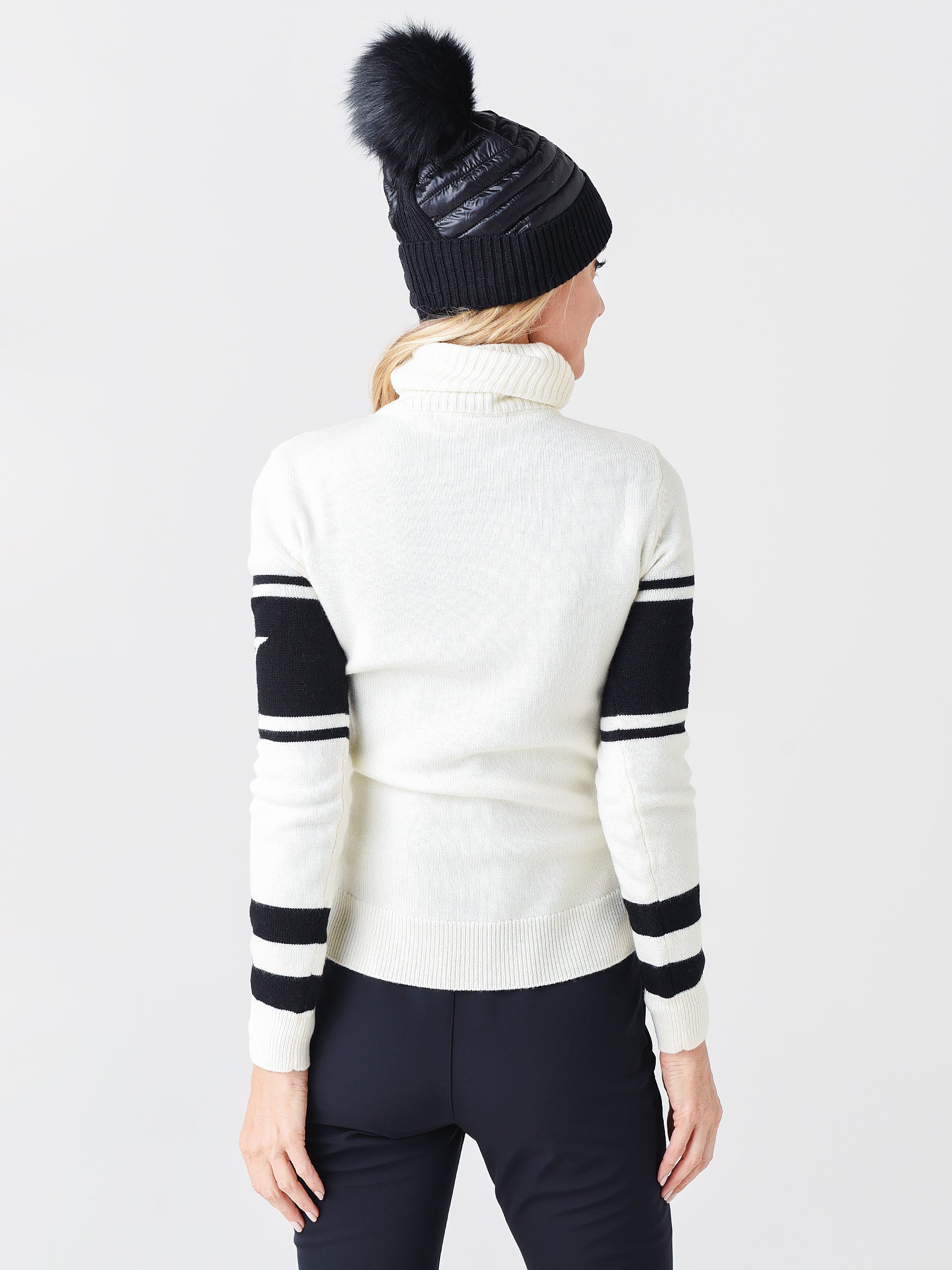 W30000751xSNOWWHITE-alt3