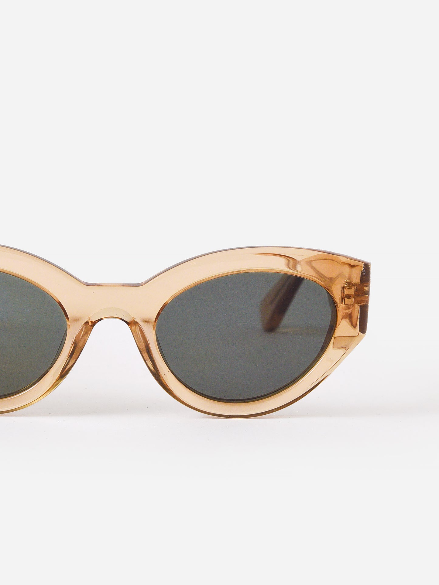 Wonderland Sun Bombay Beach Sunglasses - Saint Bernard