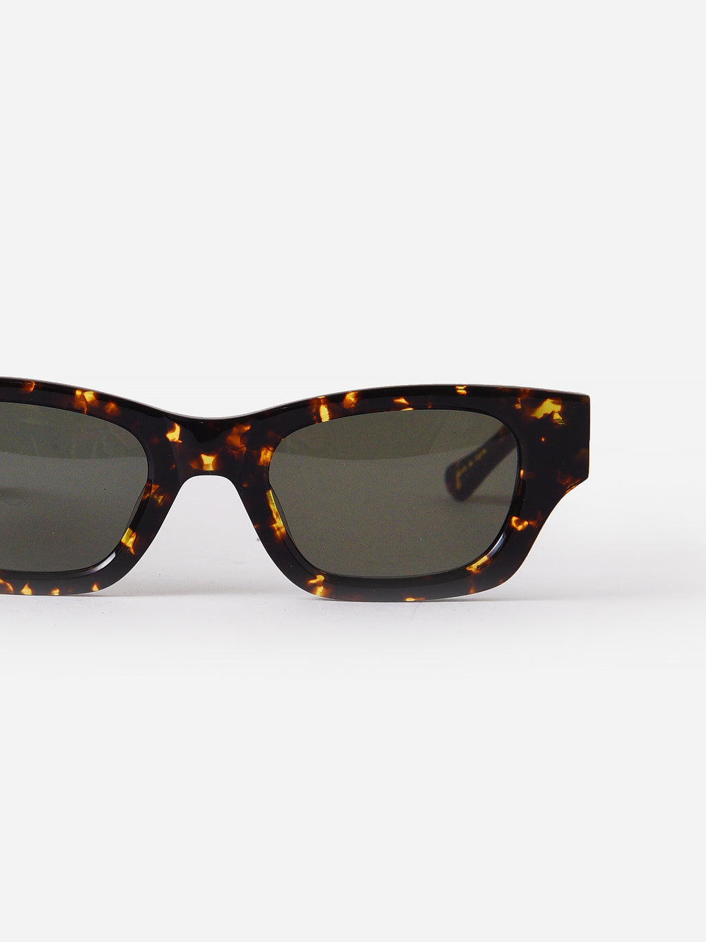 Wonderland Sun Nine-O-Nine Sunglasses - Saint Bernard