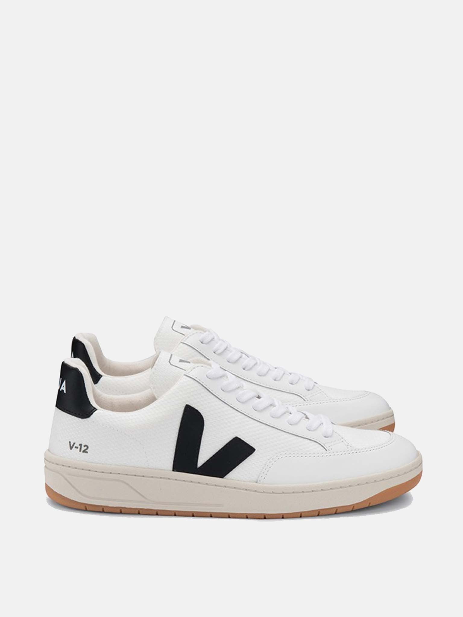 Veja Men's V-12 Sneaker - Saint Bernard